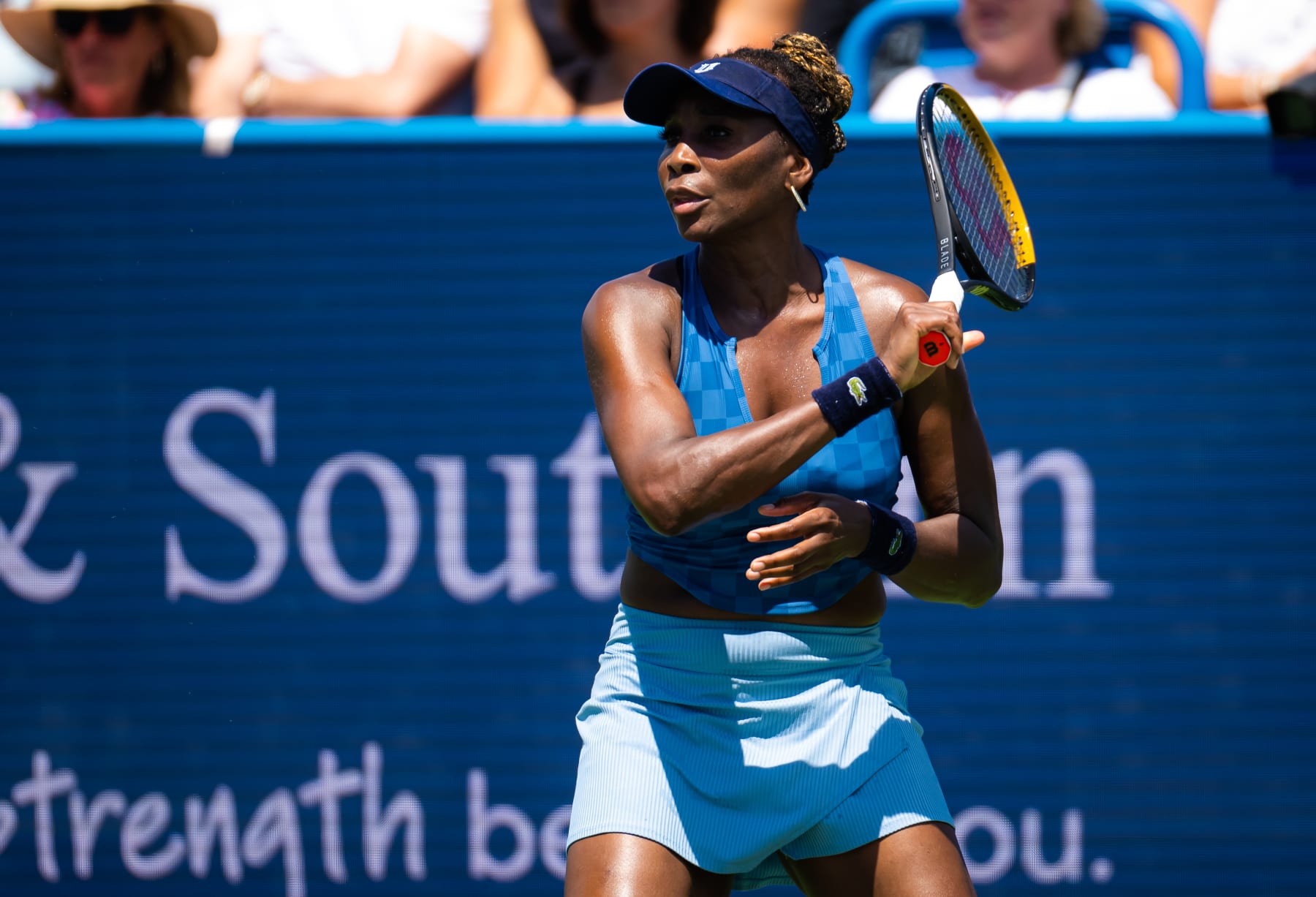 MASON, OHIO - AUGUST 16:  Venus Williams of the United States hits a shot against Karolina Pliskova of the Czech Republic in her first round match on Day 4 of the Western & Southern Open at Lindner Family Tennis Center on August 16, 2022 in Mason, Ohio (Photo by Robert Prange/Getty Images)