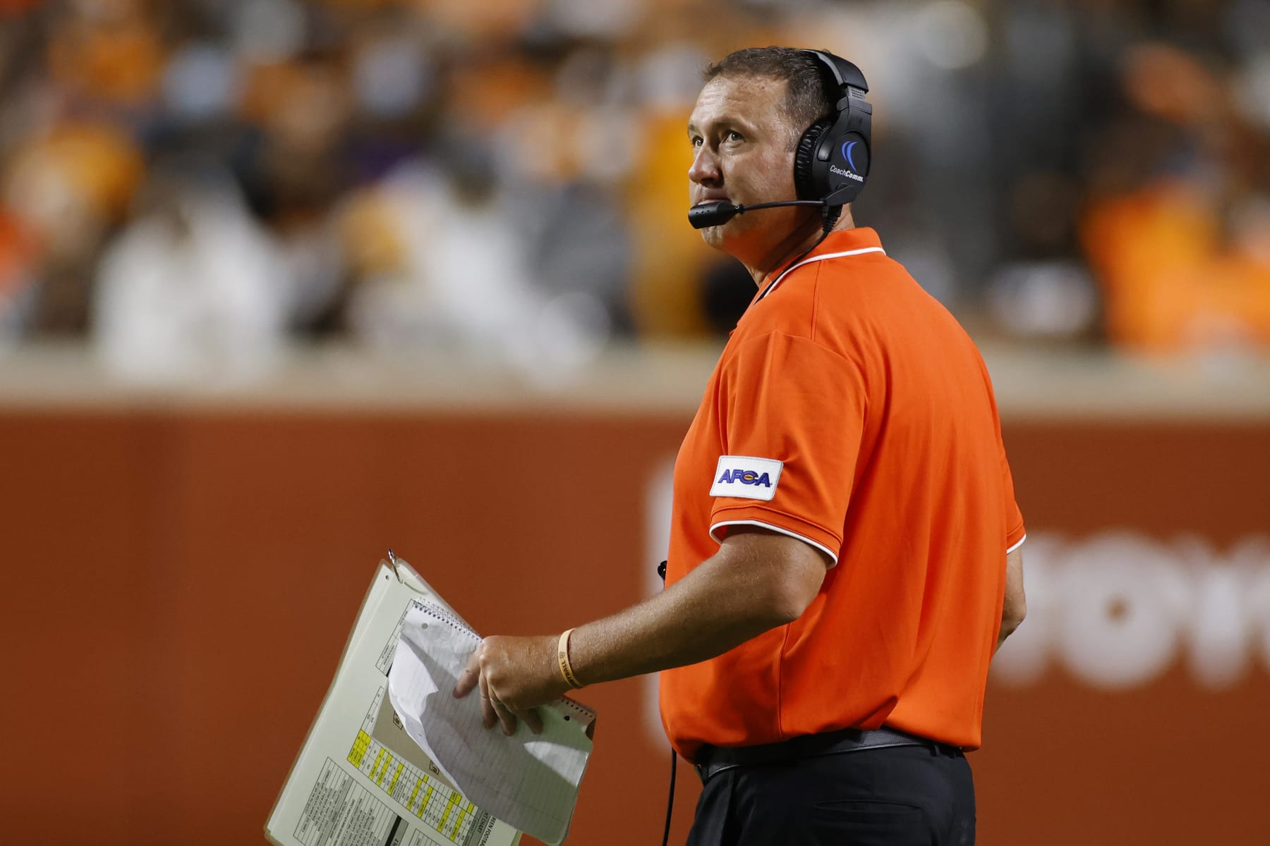 KNOXVILLE, TN - SEPTEMBER 02: Bowling Green Falcons head coach Scot Loeffler looks on during a college football game against the Tennessee Volunteers on Sept. 2, 2021 at Neyland Stadium in Knoxville, Tennessee. (Photo by Joe Robbins/Icon Sportswire via Getty Images)