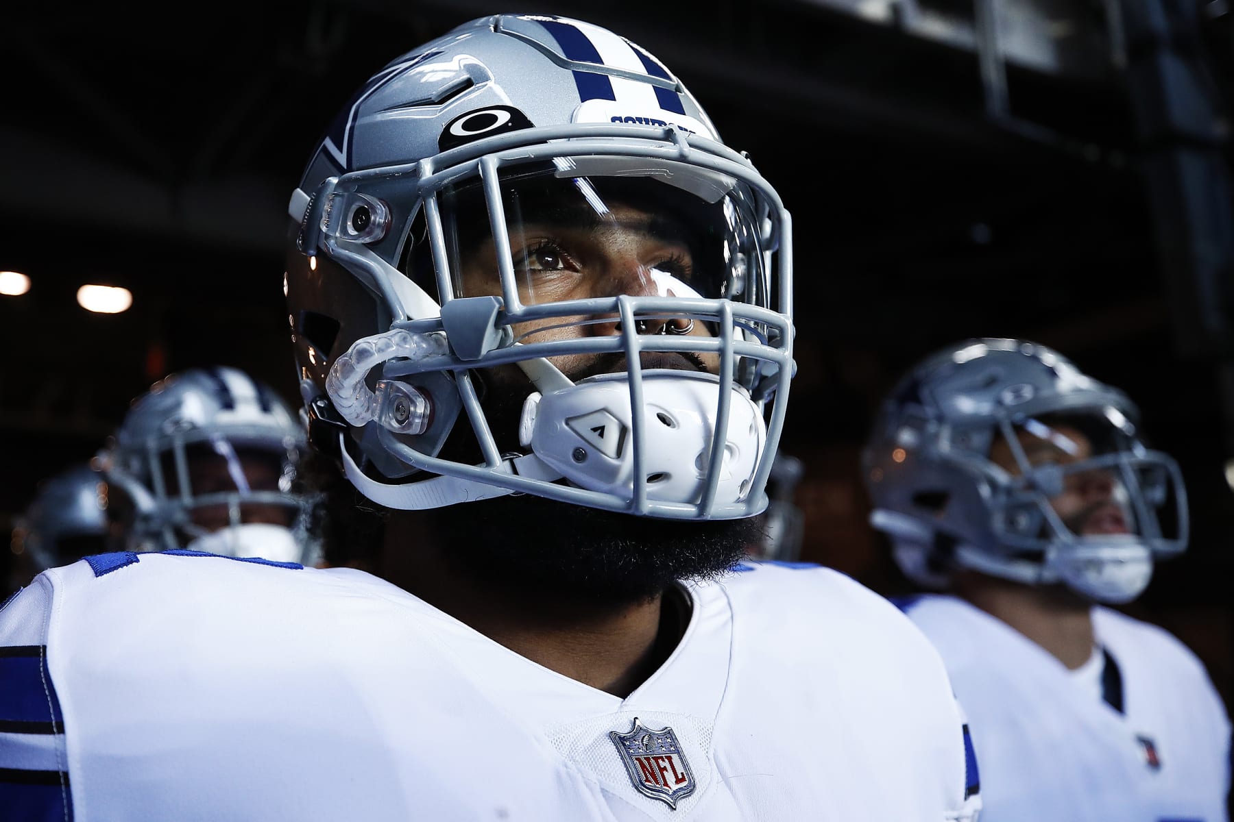 EAST RUTHERFORD, NEW JERSEY - DECEMBER 19: Ezekiel Elliott #21 of the Dallas Cowboys waits to take the field before the game against the New York Giants at MetLife Stadium on December 19, 2021 in East Rutherford, New Jersey. (Photo by Sarah Stier/Getty Images)