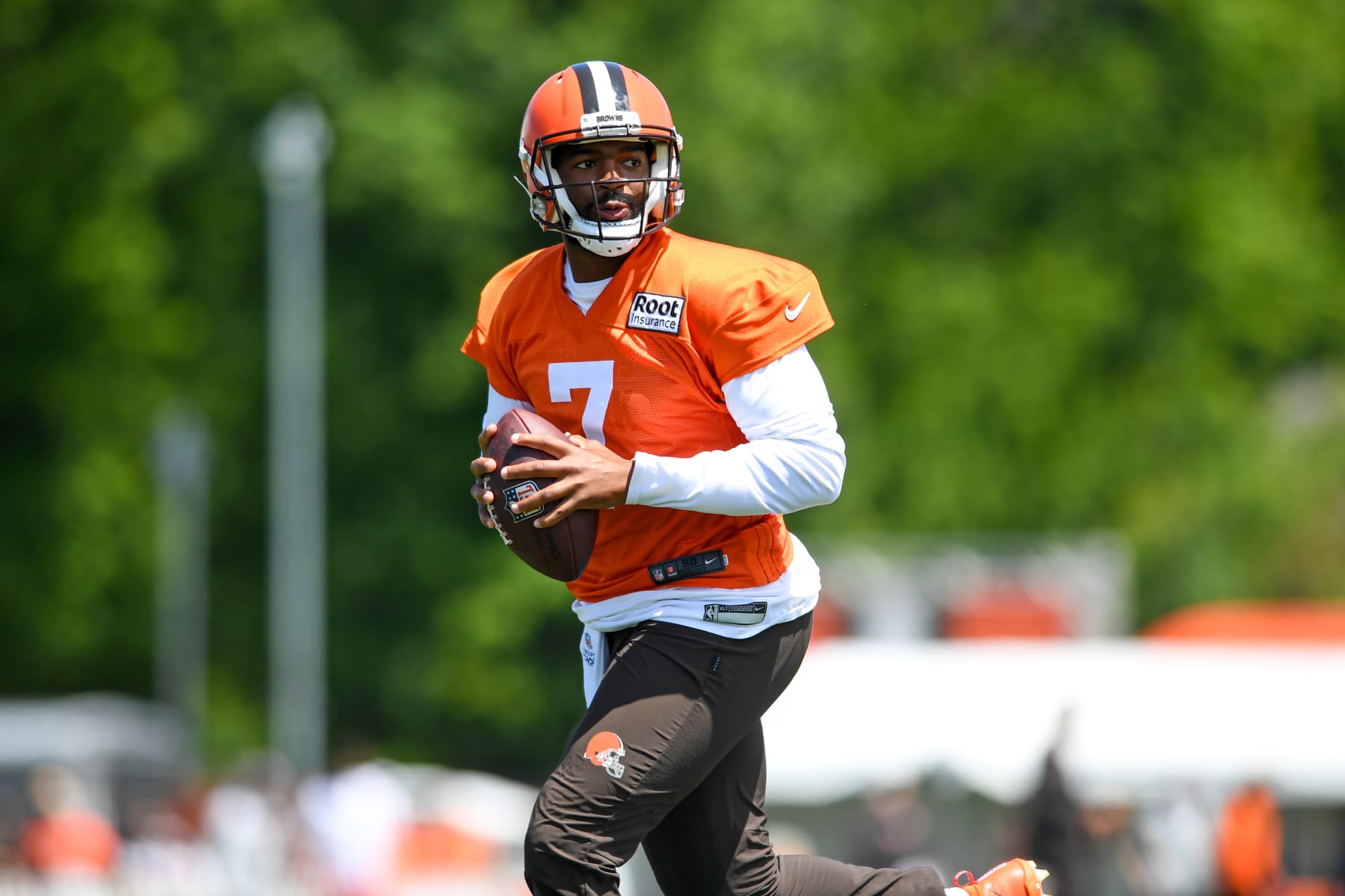 BEREA, OH - JULY 30: Jacoby Brissett #7 of the Cleveland Browns runs a drill during Cleveland Browns training camp at CrossCountry Mortgage Campus on July 30, 2022 in Berea, Ohio. (Photo by Nick Cammett/Diamond Images via Getty Images)