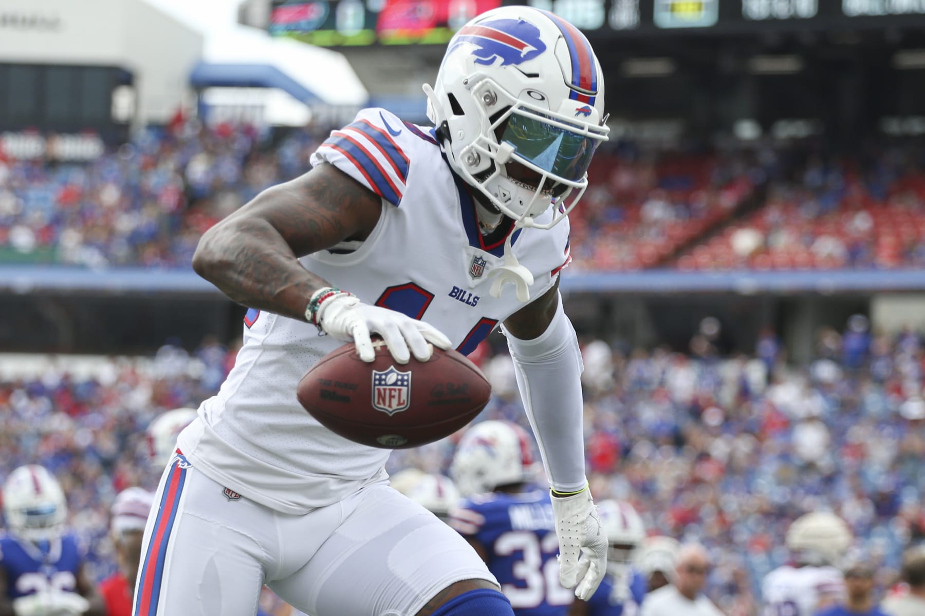 ORCHARD PARK, NEW YORK - AUGUST 05: Stefon Diggs #14 of the Buffalo Bills takes part in a drill during practice on August 05, 2022 in Orchard Park, New York. (Photo by Joshua Bessex/Getty Images)