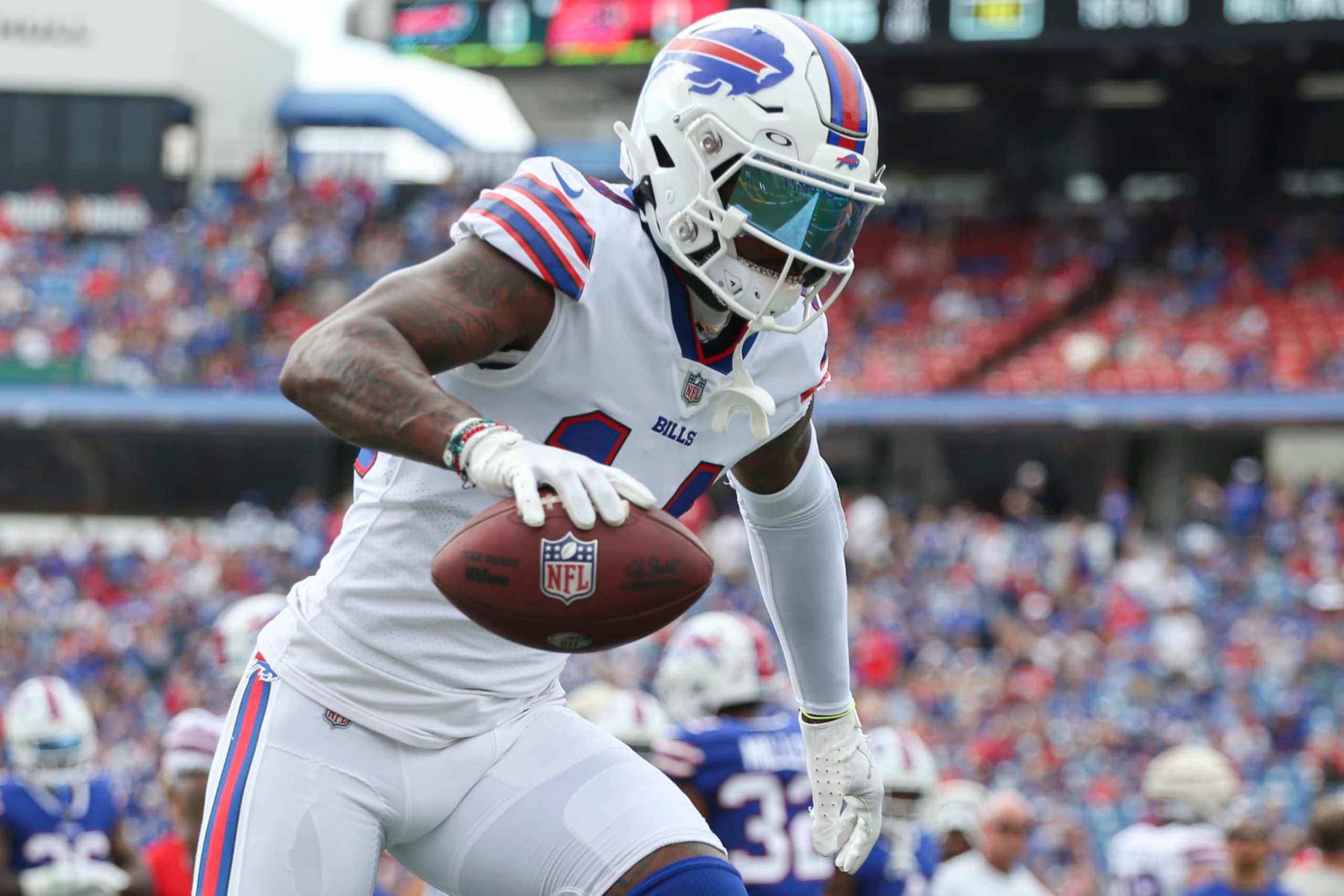 ORCHARD PARK, NEW YORK - AUGUST 05: Stefon Diggs #14 of the Buffalo Bills takes part in a drill during practice on August 05, 2022 in Orchard Park, New York. (Photo by Joshua Bessex/Getty Images) ORCHARD PARK, NEW YORK - AUGUST 05: Stefon Diggs #14 of the Buffalo Bills takes part in a drill during practice on August 05, 2022 in Orchard Park, New York. (Photo by Joshua Bessex/Getty Images)