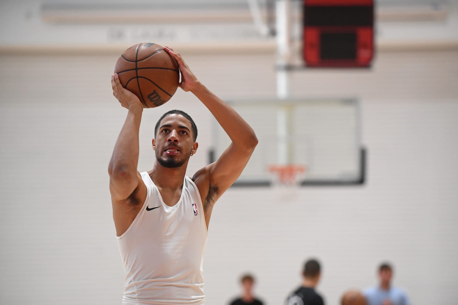LOS ANGELES, CA - JULY 25: A behind the scenes photo of a Tyrese Haliburton #0 of the Indiana Pacers workout on July 25, 2022 at Shalhevet High School in Los Angeles, California. NOTE TO USER: User expressly acknowledges and agrees that, by downloading and/or using this Photograph, user is consenting to the terms and conditions of the Getty Images License Agreement. Mandatory Copyright Notice: Copyright 2022 NBAE (Photo by Juan Ocampo/NBAE via Getty Images)