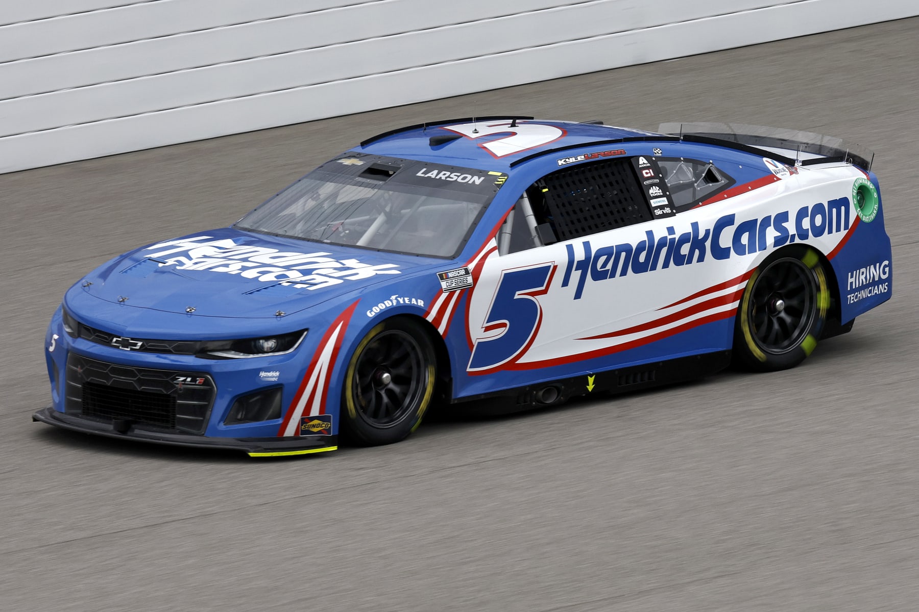 BROOKLYN, MICHIGAN - AUGUST 07: Kyle Larson, driver of the #5 HendrickCars.com Chevrolet, drives during the NASCAR Cup Series FireKeepers Casino 400 at Michigan International Speedway on August 07, 2022 in Brooklyn, Michigan. (Photo by Sean Gardner/Getty Images)
