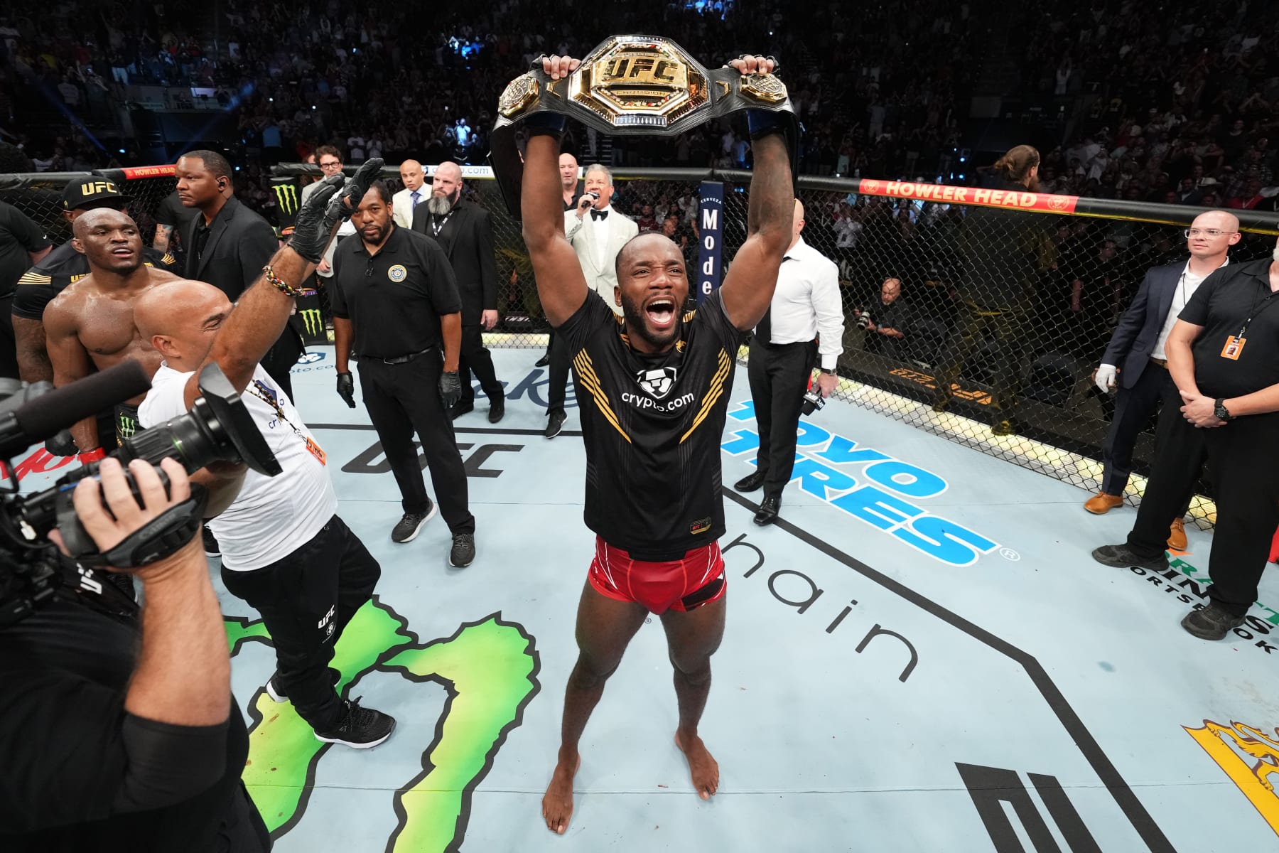 SALT LAKE CITY, UTAH - AUGUST 20: Leon Edwards of Jamaica celebrates after defeating Kamaru Usman of Nigeria in the UFC welterweight championship fight during the UFC 278 event at Vivint Arena on August 20, 2022 in Salt Lake City, Utah. (Photo by Josh Hedges/Zuffa LLC)