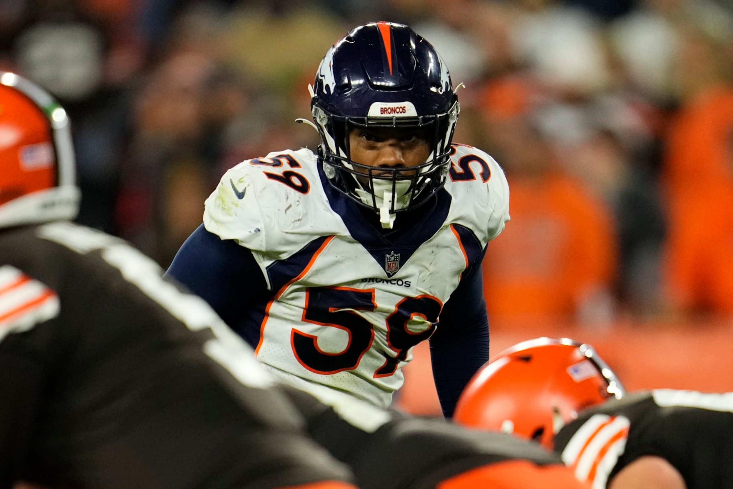 CLEVELAND, OHIO - OCTOBER 21: Malik Reed #59 of the Denver Broncos gets set during to an NFL game against the Cleveland Browns at FirstEnergy Stadium on October 21, 2021 in Cleveland, Ohio. (Photo by Cooper Neill/Getty Images) CLEVELAND, OHIO - OCTOBER 21: Malik Reed #59 of the Denver Broncos gets set during to an NFL game against the Cleveland Browns at FirstEnergy Stadium on October 21, 2021 in Cleveland, Ohio. (Photo by Cooper Neill/Getty Images)