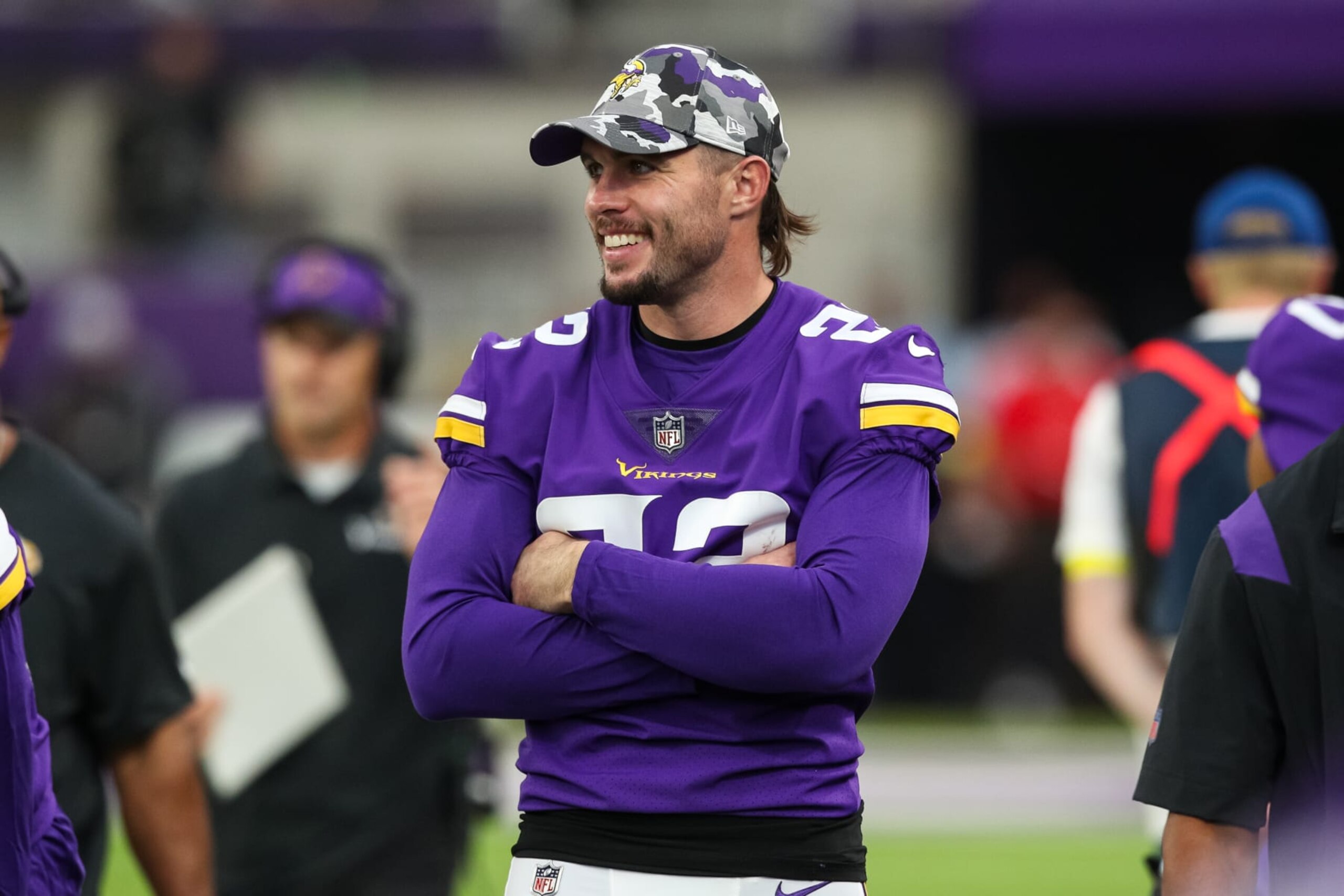 MINNEAPOLIS, MN - AUGUST 20: Harrison Smith #22 of the Minnesota Vikings looks on against the San Francisco 49ers in the second quarter of a preseason game at U.S. Bank Stadium on August 20, 2022 in Minneapolis, Minnesota. (Photo by David Berding/Getty Images) MINNEAPOLIS, MN - AUGUST 20: Harrison Smith #22 of the Minnesota Vikings looks on against the San Francisco 49ers in the second quarter of a preseason game at U.S. Bank Stadium on August 20, 2022 in Minneapolis, Minnesota. (Photo by David Berding/Getty Images)