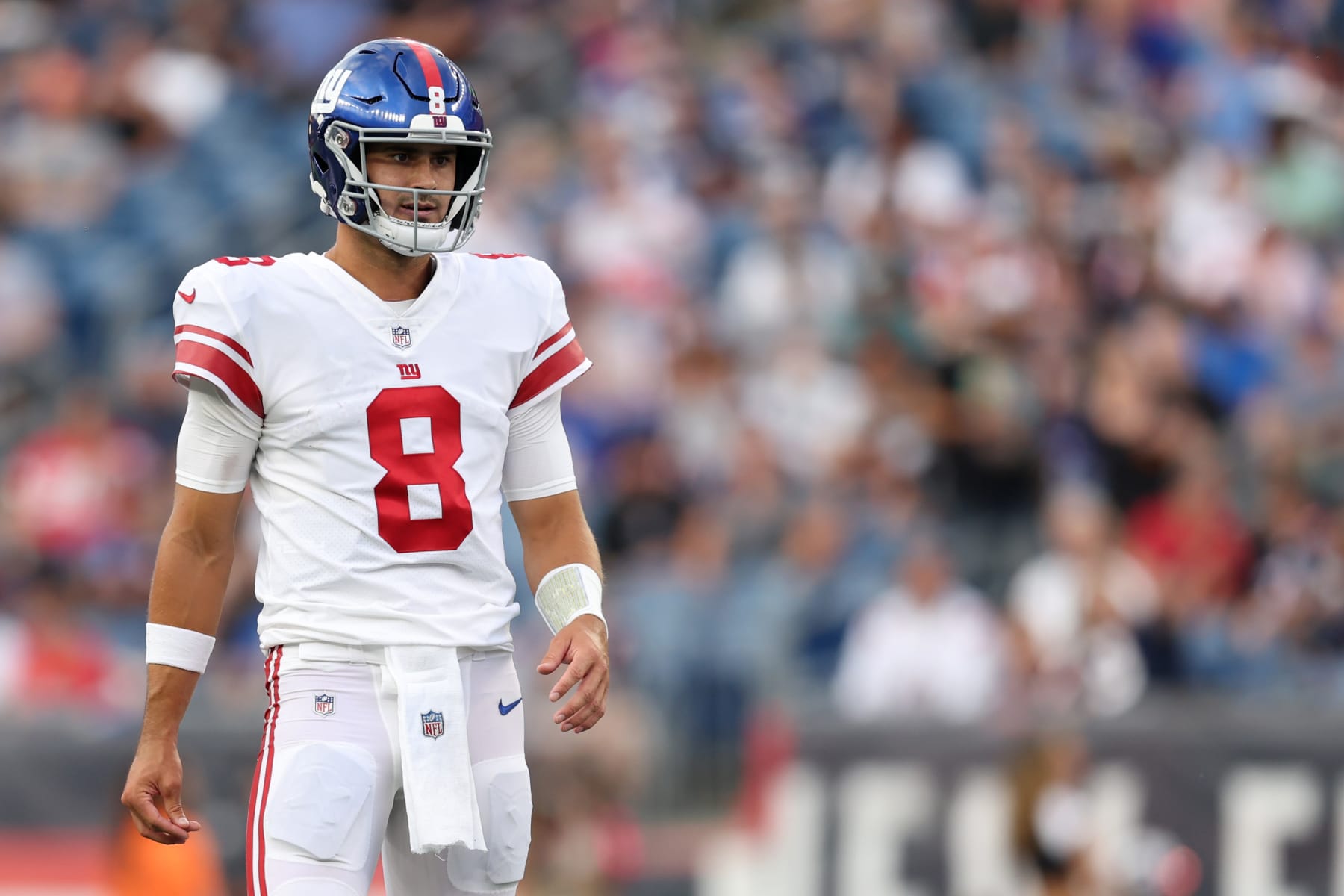 FOXBOROUGH, MASSACHUSETTS - AUGUST 11: Daniel Jones #8 of the New York Giants looks on during the preseason game between the New York Giants and the New England Patriots at Gillette Stadium on August 11, 2022 in Foxborough, Massachusetts. (Photo by Maddie Meyer/Getty Images)