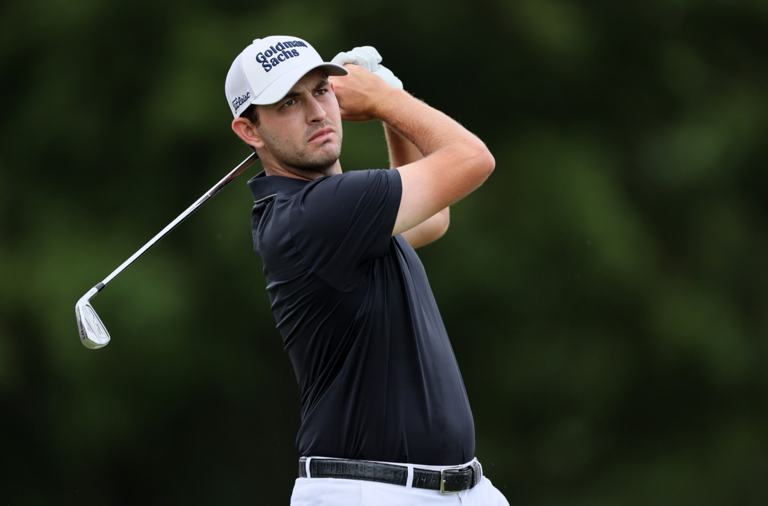 WILMINGTON, DELAWARE - AUGUST 21: Patrick Cantlay of the United States plays his shot from the seventh tee during the final round of the BMW Championship at Wilmington Country Club on August 21, 2022 in Wilmington, Delaware. (Photo by Andy Lyons/Getty Images)