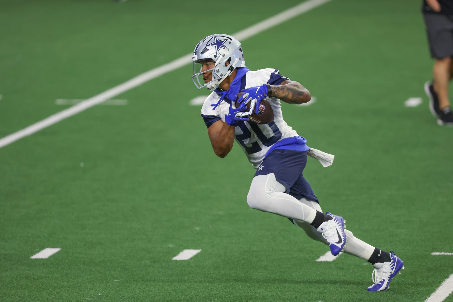 FRISCO, TX - JUNE 02: Dallas Cowboys running back Tony Pollard (20) runs with the ball during the Dallas Cowboys OTA Offseason Workouts on June 2, 2022 at The Star in Frisco, TX. (Photo by George Walker/Icon Sportswire via Getty Images)