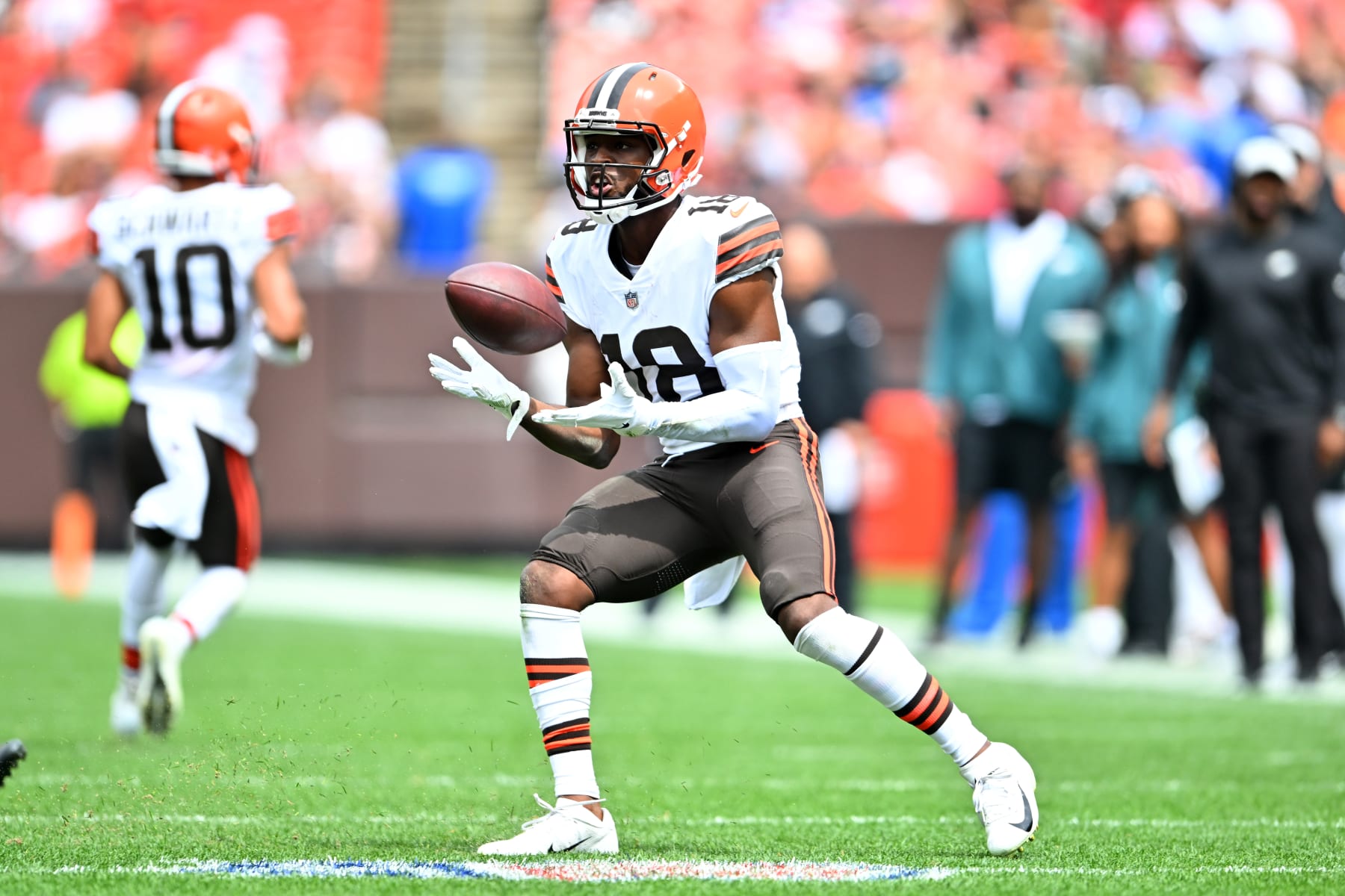 CLEVELAND, OHIO - AUGUST 21: Wide receiver David Bell #18 of the Cleveland Browns catches a pass during the second quarter of a preseason game against the Philadelphia Eagles at FirstEnergy Stadium on August 21, 2022 in Cleveland, Ohio. (Photo by Jason Miller/Getty Images)