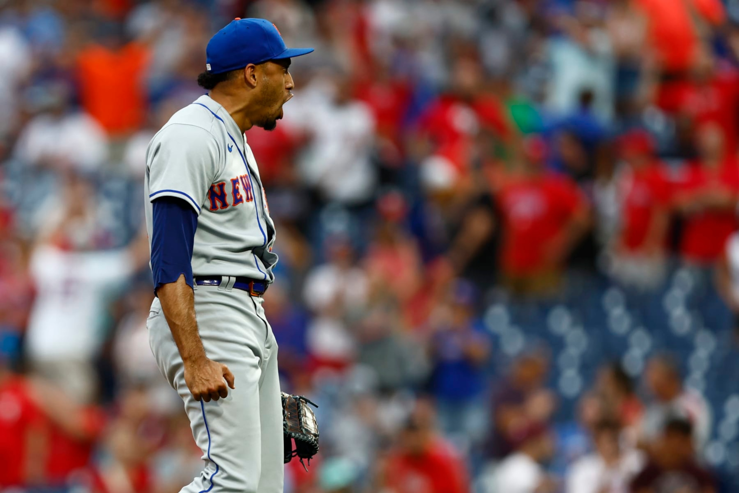 PHILADELPHIA, PA - AUGUST 21: Closer Edwin Diaz #39 of the New York Mets reacts after the final out in their 10-9 win over the Philadelphia Phillies in a game at Citizens Bank Park on August 21, 2022 in Philadelphia, Pennsylvania. (Photo by Rich Schultz/Getty Images) PHILADELPHIA, PA - AUGUST 21: Closer Edwin Diaz #39 of the New York Mets reacts after the final out in their 10-9 win over the Philadelphia Phillies in a game at Citizens Bank Park on August 21, 2022 in Philadelphia, Pennsylvania. (Photo by Rich Schultz/Getty Images)