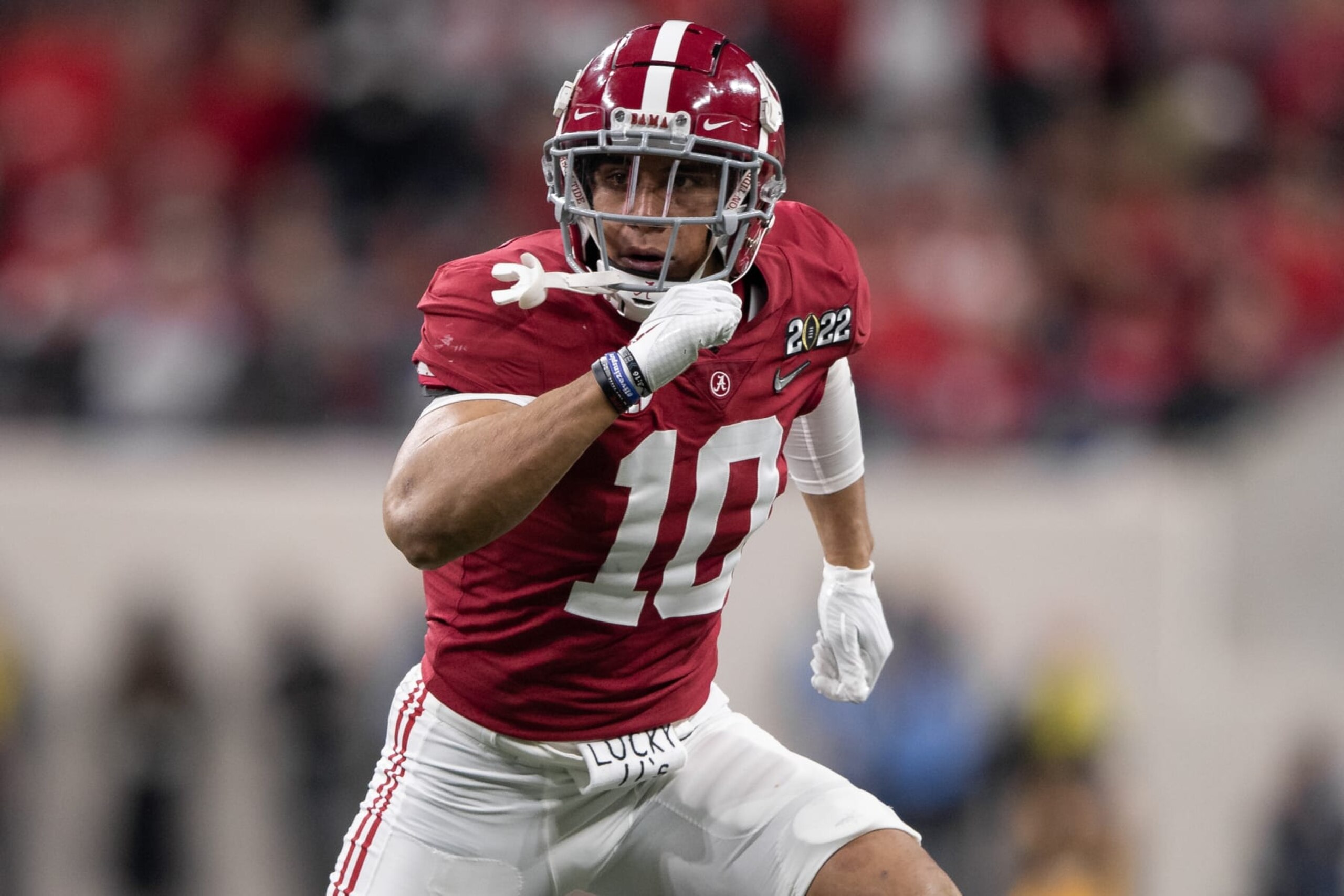 INDIANAPOLIS, IN - JANUARY 10: Alabama Crimson Tide LB Henry To'oTo'o (10) runs across the field during the Alabama Crimson Tide versus the Georgia Bulldogs in the College Football Playoff National Championship, on January 10, 2022, at Lucas Oil Stadium in Indianapolis, IN. (Photo by Zach Bolinger/Icon Sportswire via Getty Images) INDIANAPOLIS, IN - JANUARY 10: Alabama Crimson Tide LB Henry To'oTo'o (10) runs across the field during the Alabama Crimson Tide versus the Georgia Bulldogs in the College Football Playoff National Championship, on January 10, 2022, at Lucas Oil Stadium in Indianapolis, IN. (Photo by Zach Bolinger/Icon Sportswire via Getty Images)