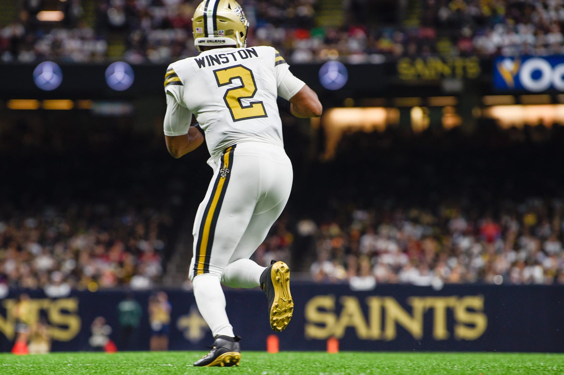 NEW ORLEANS, LA - OCTOBER 31: New Orleans Saints quarterback Jameis Winston (2) finds open field to the outside after being flushed from the pocket during first half action during the football game between the Tampa Bay Buccaneers and New Orleans Saints at Caesar's Superdome on October 31, 2021 in New Orleans, LA. (Photo by Ken Murray/Icon Sportswire via Getty Images)