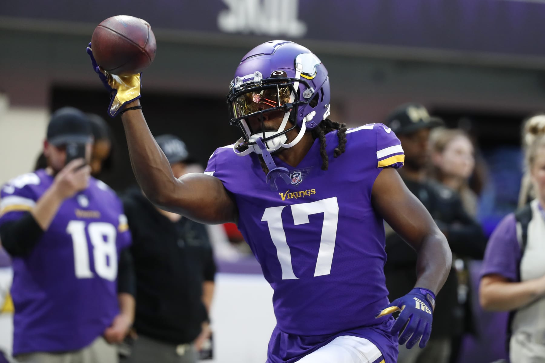 Minnesota Vikings wide receiver K.J. Osborn (17) warms up before a preseason NFL football game against the San Francisco 49ers, Saturday, Aug. 20, 2022, in Minneapolis. (AP Photo/Bruce Kluckhohn)