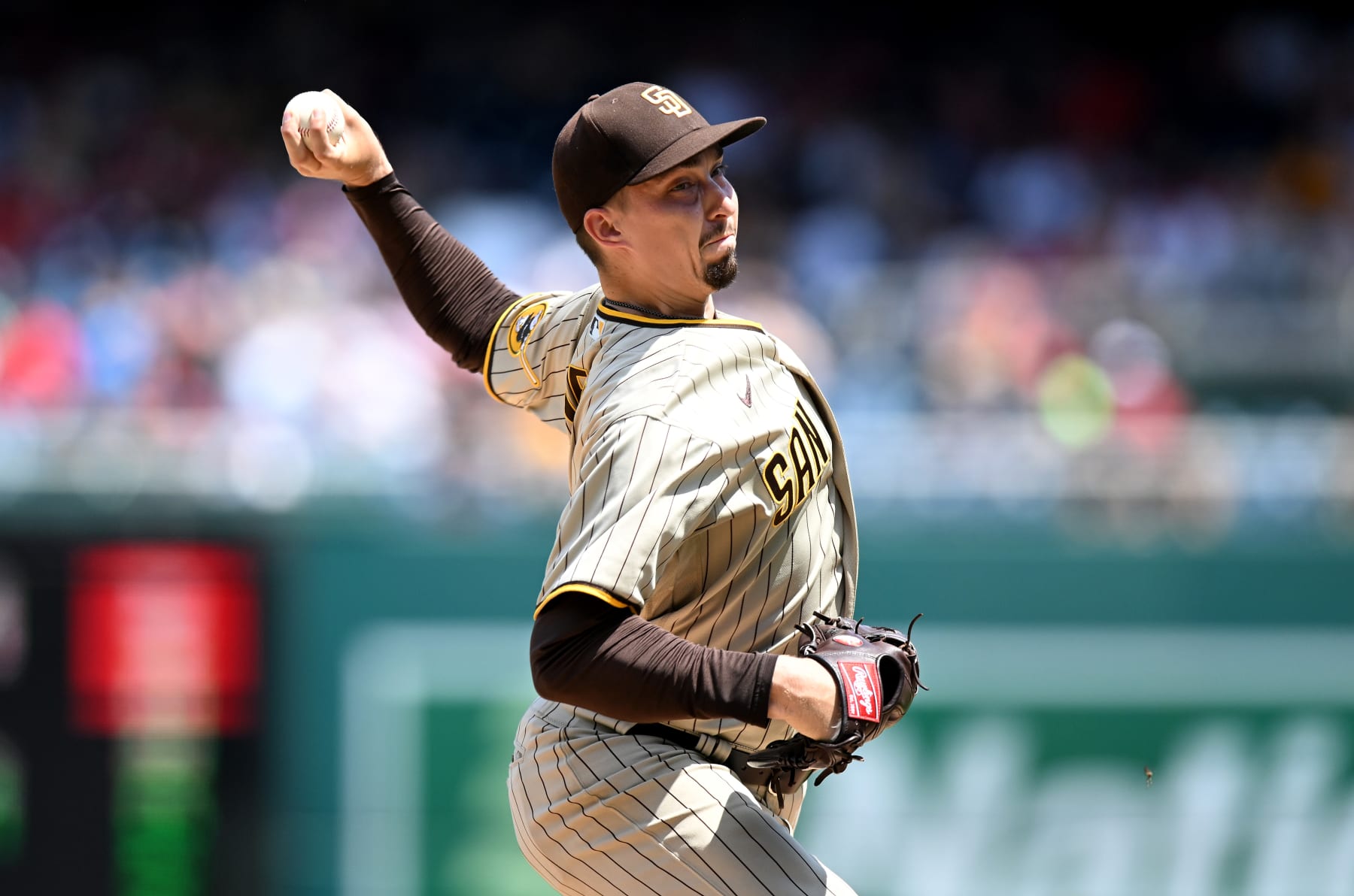 WASHINGTON, DC - AUGUST 14: Blake Snell #4 of the San Diego Padres pitches against the Washington Nationals at Nationals Park on August 14, 2022 in Washington, DC. (Photo by G Fiume/Getty Images)