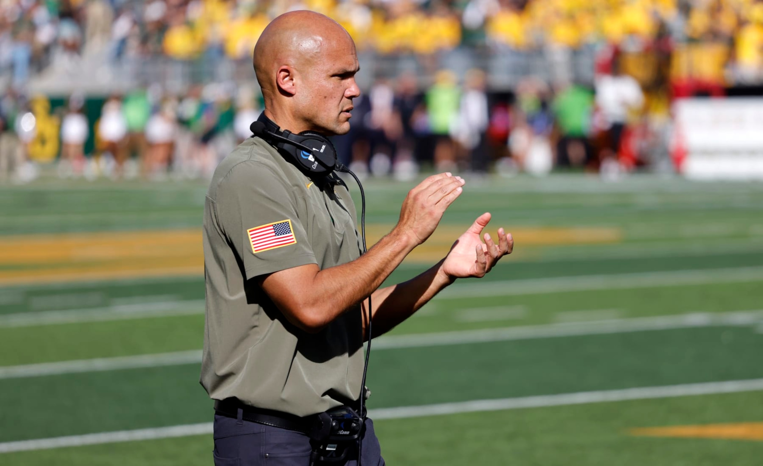 WACO, TX - NOVEMBER 13: Head coach Dave Aranda of the Baylor Bears applauds his players as they take on the Oklahoma Sooners in the second half at McLane Stadium on November 13, 2021 in Waco, Texas. Baylor won 27-14. (Photo by Ron Jenkins/Getty Images) WACO, TX - NOVEMBER 13: Head coach Dave Aranda of the Baylor Bears applauds his players as they take on the Oklahoma Sooners in the second half at McLane Stadium on November 13, 2021 in Waco, Texas. Baylor won 27-14. (Photo by Ron Jenkins/Getty Images)