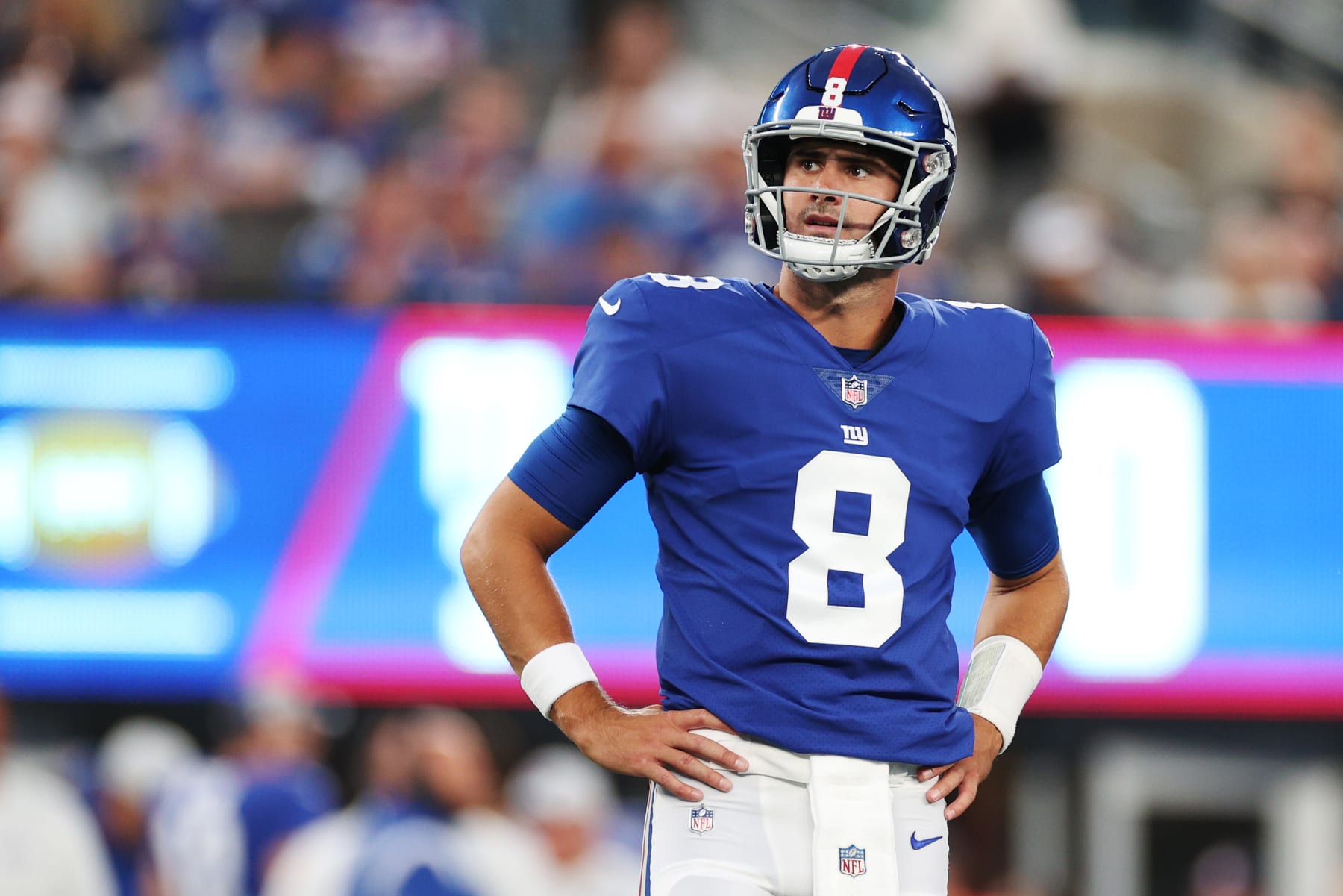 EAST RUTHERFORD, NEW JERSEY - AUGUST 21: Daniel Jones #8 of the New York Giants looks on during the first half of a preseason game against the Cincinnati Bengals at MetLife Stadium on August 21, 2022 in East Rutherford, New Jersey. (Photo by Sarah Stier/Getty Images)