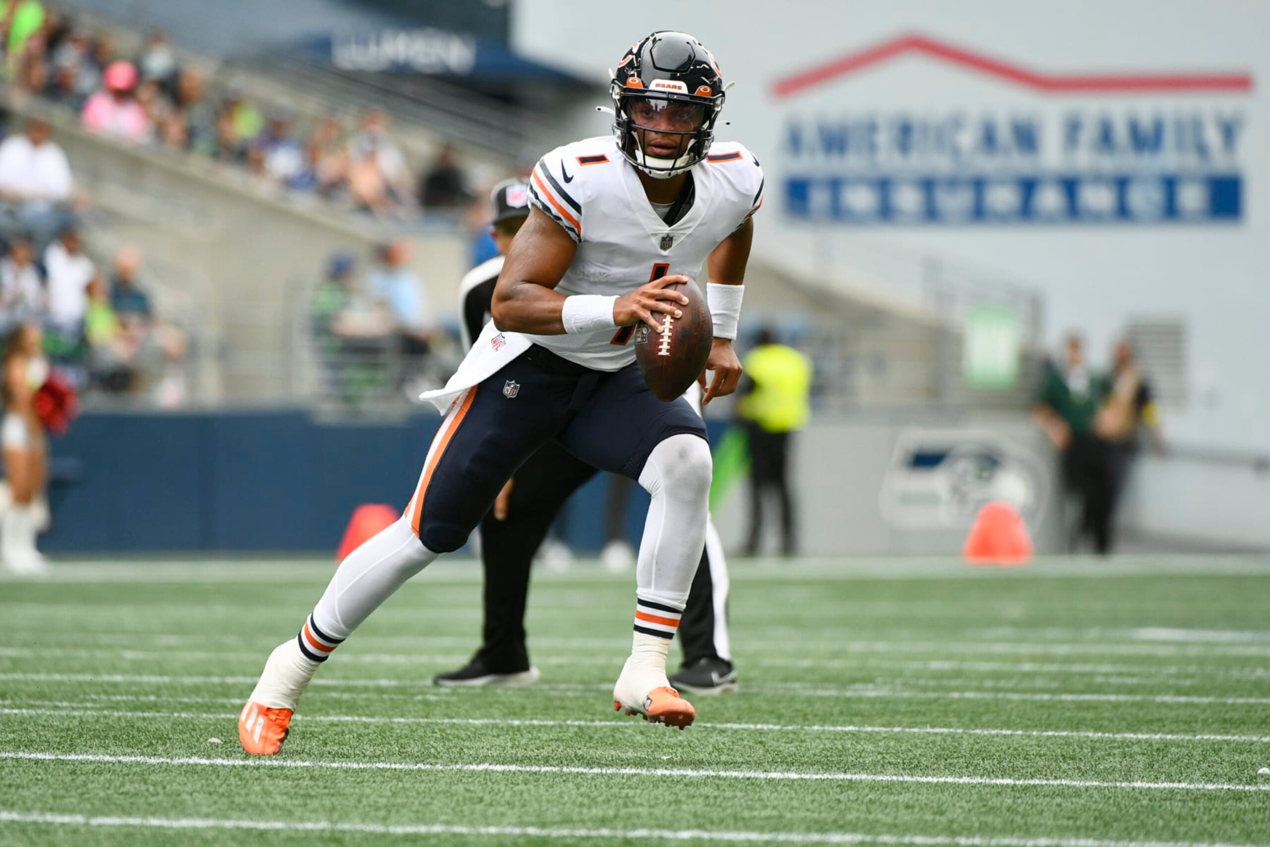 Chicago Bears quarterback Justin Fields looks to pass against the Seattle Seahawks during the first half of a preseason NFL football game, Thursday, Aug. 18, 2022, in Seattle. (AP Photo/Caean Couto)