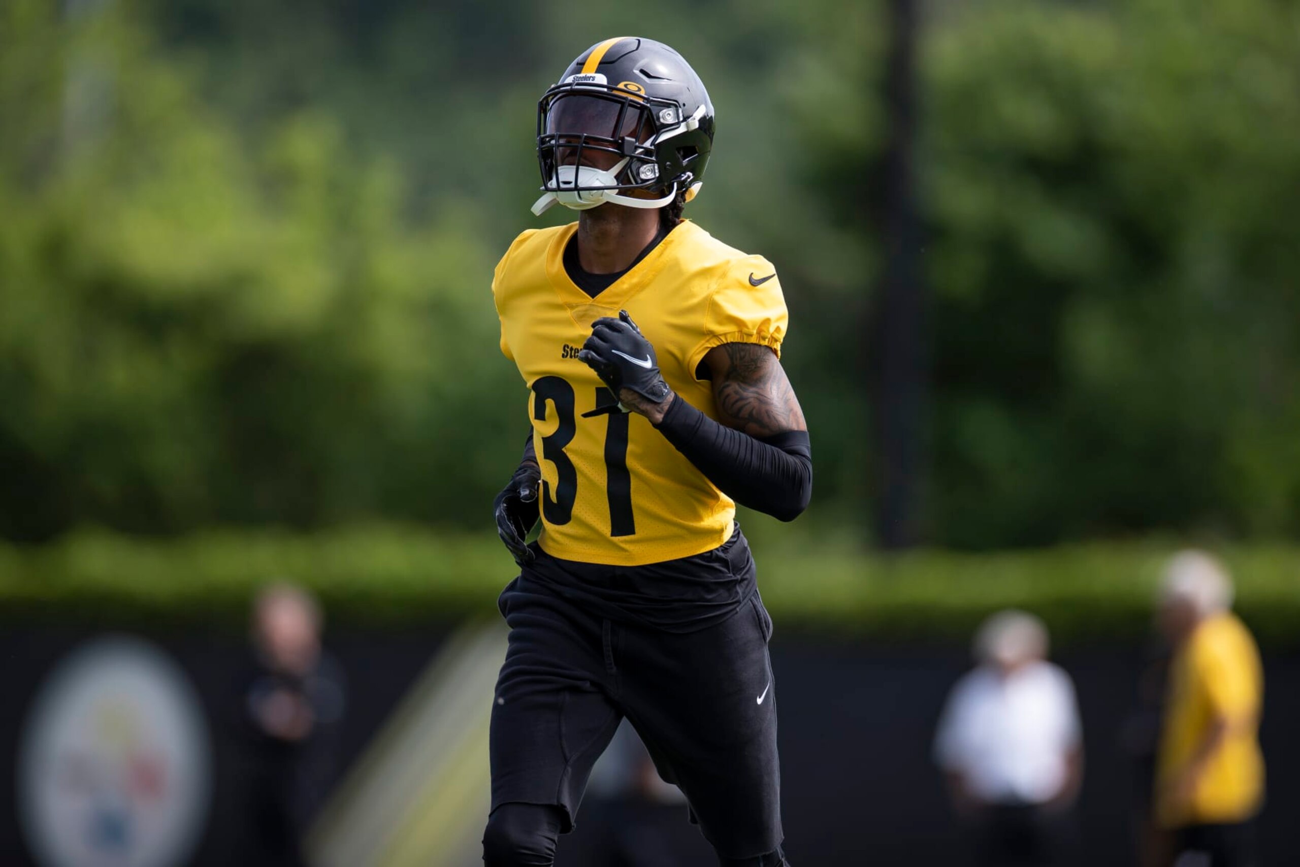 PITTSBURGH, PA - MAY 25: Pittsburgh Steelers cornerback Justin Layne (31) takes part in a drill during the team's OTA practice on May 25, 2022, at the Steelers Practice Facility in Pittsburgh, PA. (Photo by Brandon Sloter/Icon Sportswire via Getty Images) PITTSBURGH, PA - MAY 25: Pittsburgh Steelers cornerback Justin Layne (31) takes part in a drill during the team's OTA practice on May 25, 2022, at the Steelers Practice Facility in Pittsburgh, PA. (Photo by Brandon Sloter/Icon Sportswire via Getty Images)