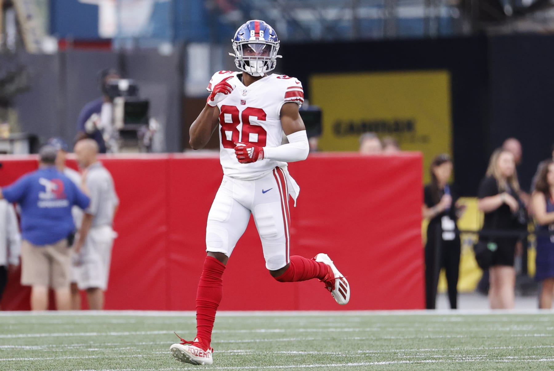 FOXBOROUGH, MA - AUGUST 11: New York Giants tight end Darius Slayton (86) during an NFL preseason game between the New England Patriots and the New York Giants on August 11, 2022, at Gillette Stadium in Foxborough, Massachusetts. (Photo by Fred Kfoury III/Icon Sportswire via Getty Images)