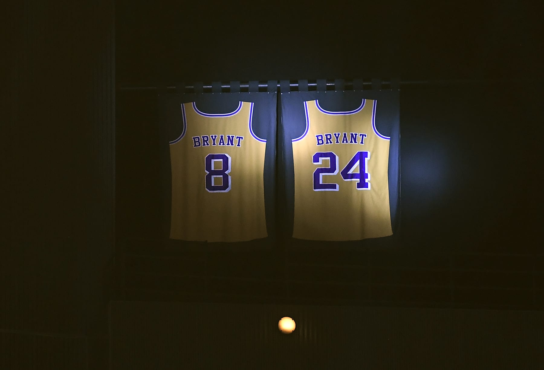 LOS ANGELES, CA - FEBRUARY 01: Los Angeles Clippers honor Kobe Bryant by lighting up his retired Los Angeles Lakers jersey at Staples Center on February 1, 2020 in Los Angeles, California. NOTE TO USER: User expressly acknowledges and agrees that, by downloading and/or using this Photograph, user is consenting to the terms and conditions of the Getty Images License Agreement. (Photo by Kevork Djansezian/Getty Images)