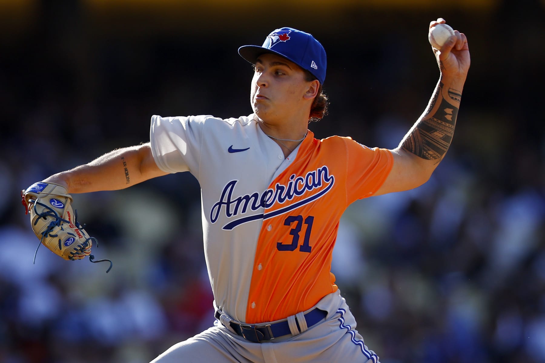 LOS ANGELES, CALIFORNIA - JULY 16: Ricky Tiedemann #31 of the American League pitches during the SiriusXM All-Star Futures Game against the National League at Dodger Stadium on July 16, 2022 in Los Angeles, California. (Photo by Ronald Martinez/Getty Images)