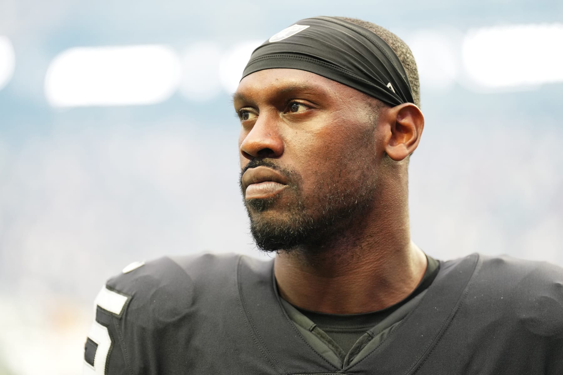 LAS VEGAS, NEVADA - AUGUST 14:  Defensive end Chandler Jones #55 of the Las Vegas Raiders prepares to take the field before a preseason game against the Minnesota Vikings at Allegiant Stadium on August 14, 2022 in Las Vegas, Nevada. (Photo by Chris Unger/Getty Images)