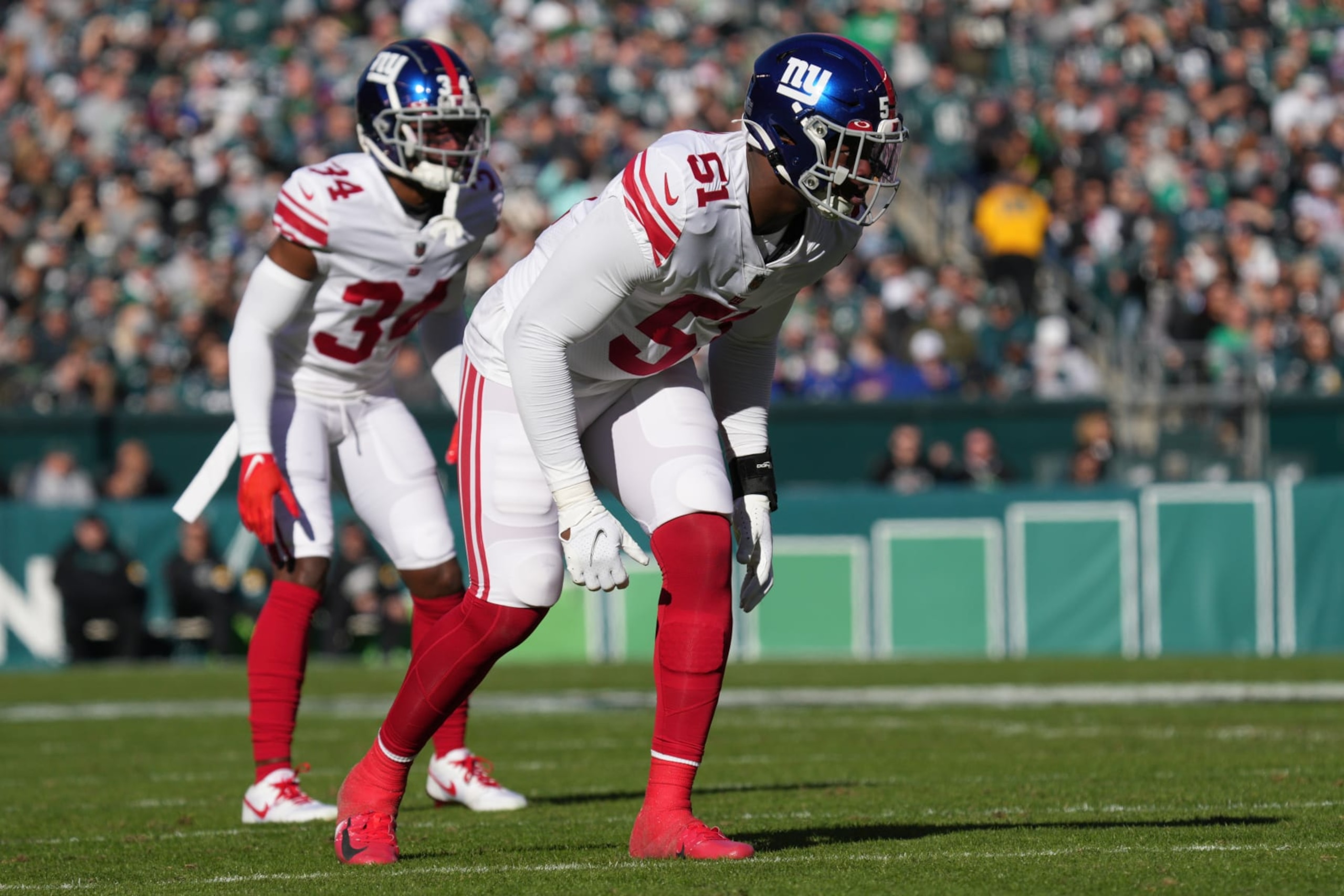 PHILADELPHIA, PA - DECEMBER 26: New York Giants outside linebacker Azeez Ojulari (51) rushes during the game between the New York Giants and the Philadelphia Eagles on December 26, 2021 at Lincoln Financial Field in Philadelphia, PA. (Photo by Andy Lewis/Icon Sportswire via Getty Images)