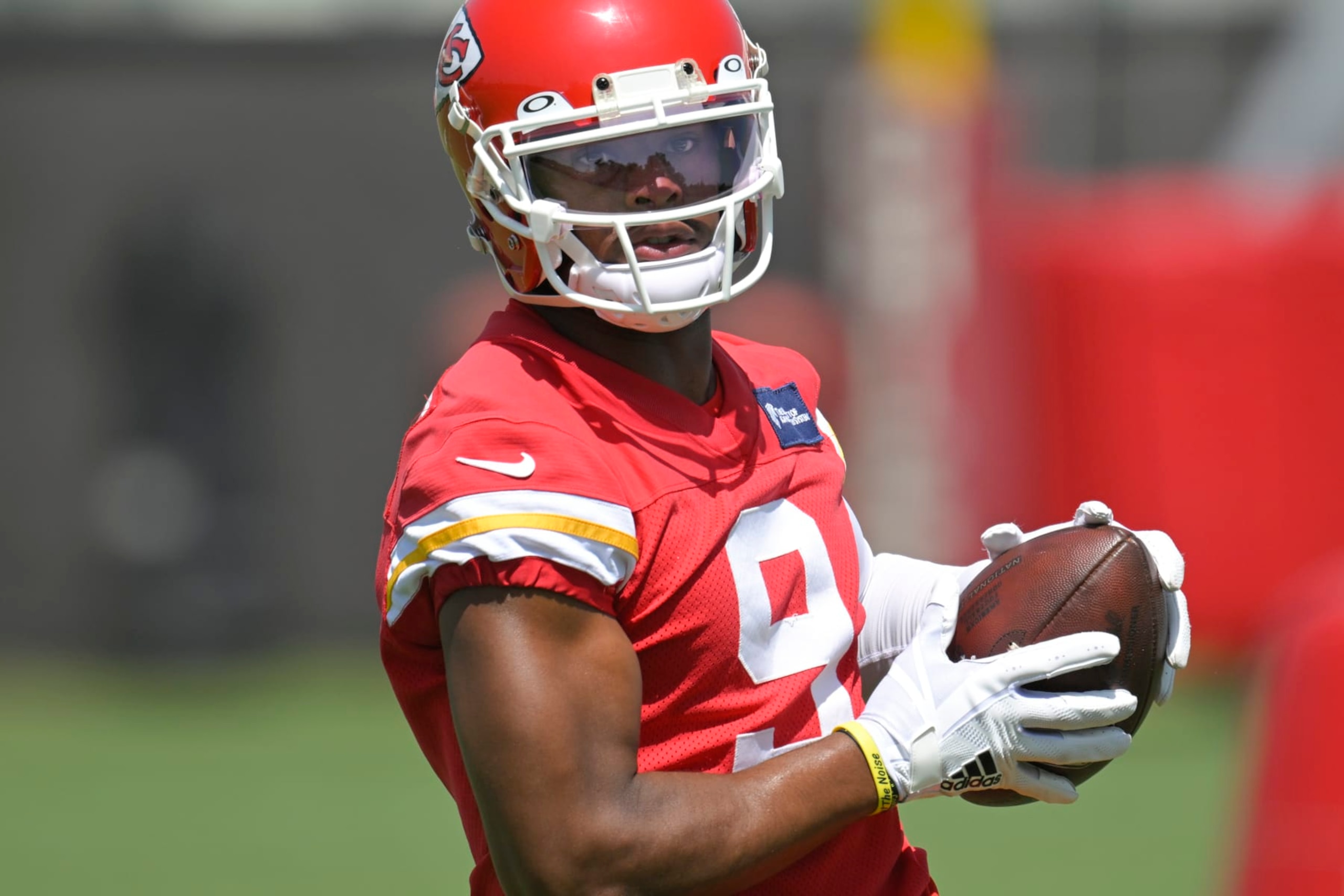 Kansas City Chiefs wide receiver JuJu Smith-Schuster makes a catch during the NFL football team's mandatory minicamp Tuesday, June 14, 2022, in Kansas City, Mo. (AP Photo/Reed Hoffmann)