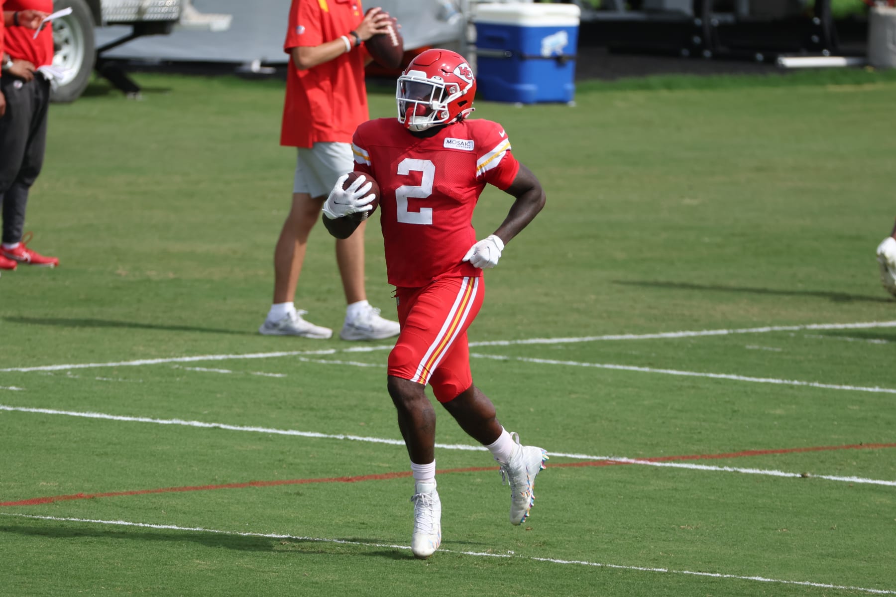 ST. JOSEPH, MO - AUGUST 07: Kansas City Chiefs running back Ronald Jones (2) runs with the ball during training camp on August 7, 2022 at Missouri Western State University in St. Joseph, MO. (Photo by Scott Winters/Icon Sportswire via Getty Images)