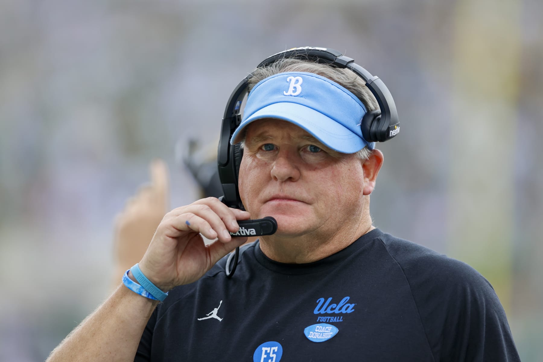 PASADENA, CA - OCTOBER 23: UCLA Bruins head coach Chip Kelly before a college football game between the Oregon Ducks and the UCLA Bruins on October 23, 2021, at the Rose Bowl in Pasadena, CA. (Photo by Jordon Kelly/Icon Sportswire via Getty Images)