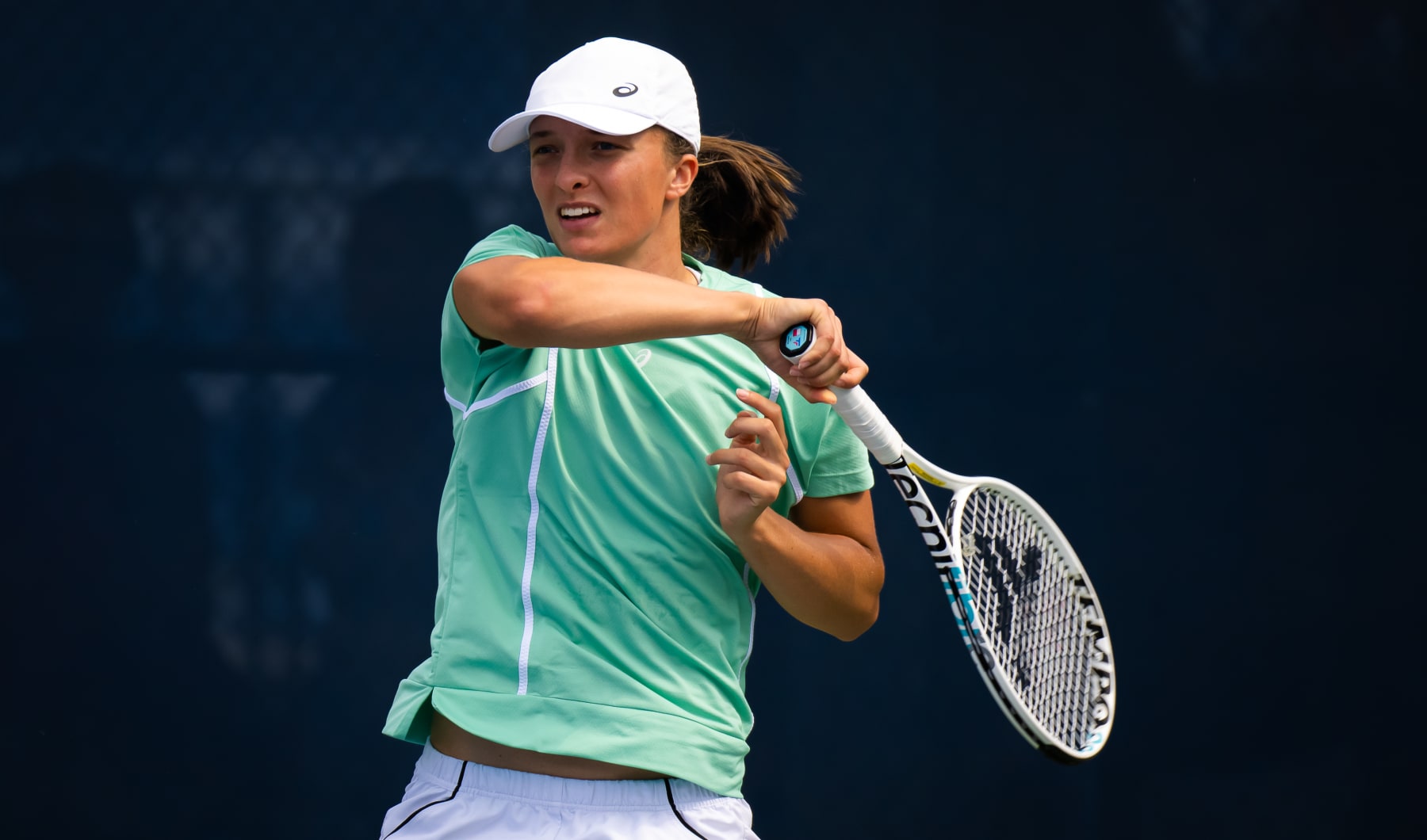 NEW YORK, NEW YORK - AUGUST 25: Iga Swiatek of Poland during practice ahead of the US Open Tennis Championships at USTA Billie Jean King National Tennis Center on August 25, 2022 in New York City (Photo by Robert Prange/Getty Images)