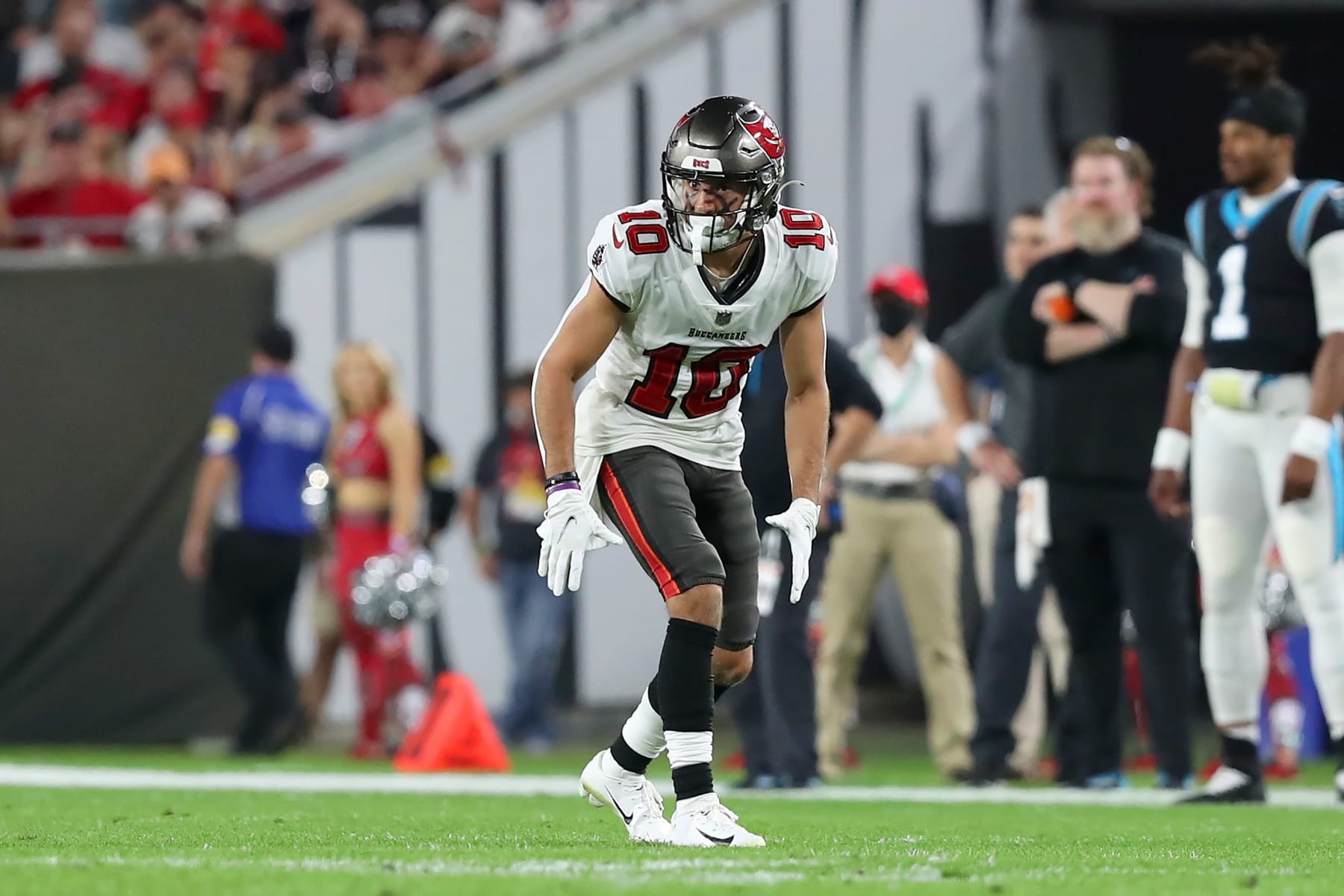 TAMPA, FL - JANUARY 9: Tampa Bay Buccaneers Wide Receiver Scotty Miller (10) lines up during the regular season game between the Carolina Panthers and the Tampa Bay Buccaneers on January 9, 2022 at Raymond James Stadium in Tampa, Florida. (Photo by Cliff Welch/Icon Sportswire via Getty Images)