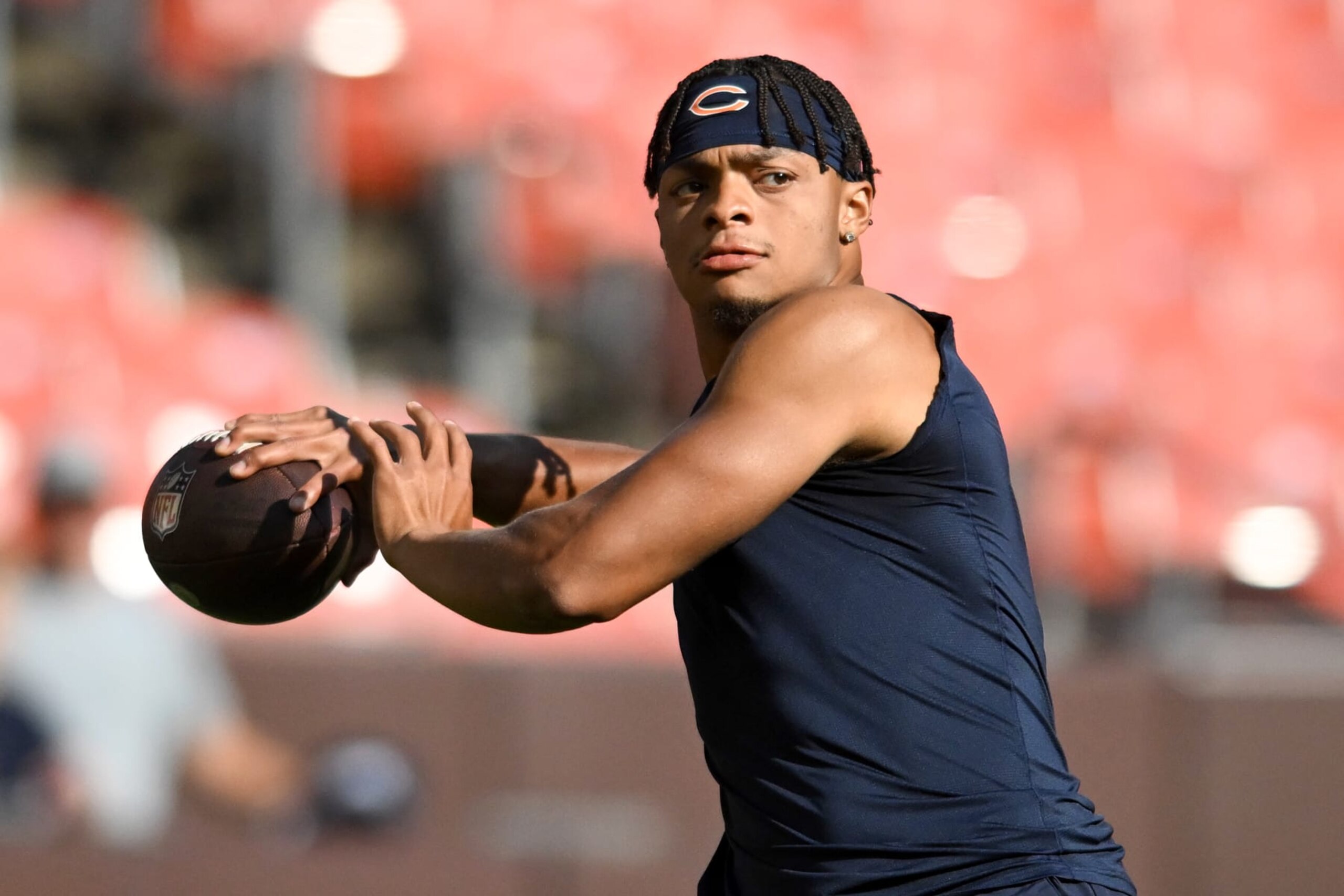 CLEVELAND, OH - AUGUST 27: Justin Fields #1 of the Chicago Bears warms up prior to a preseason game against the Cleveland Browns at FirstEnergy Stadium on August 27, 2022 in Cleveland, Ohio. (Photo by Nick Cammett/Getty Images) CLEVELAND, OH - AUGUST 27: Justin Fields #1 of the Chicago Bears warms up prior to a preseason game against the Cleveland Browns at FirstEnergy Stadium on August 27, 2022 in Cleveland, Ohio. (Photo by Nick Cammett/Getty Images)