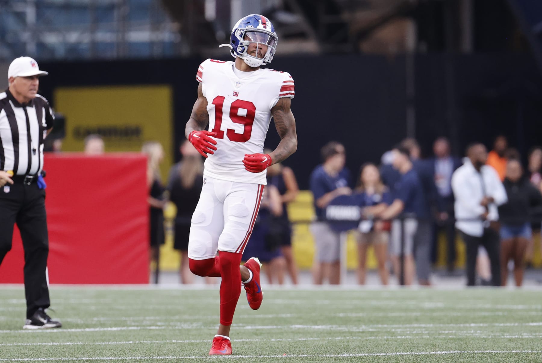 FOXBOROUGH, MA - AUGUST 11: New York Giants wide receiver Kenny Golladay (19) during an NFL preseason game between the New England Patriots and the New York Giants on August 11, 2022, at Gillette Stadium in Foxborough, Massachusetts. (Photo by Fred Kfoury III/Icon Sportswire via Getty Images)
