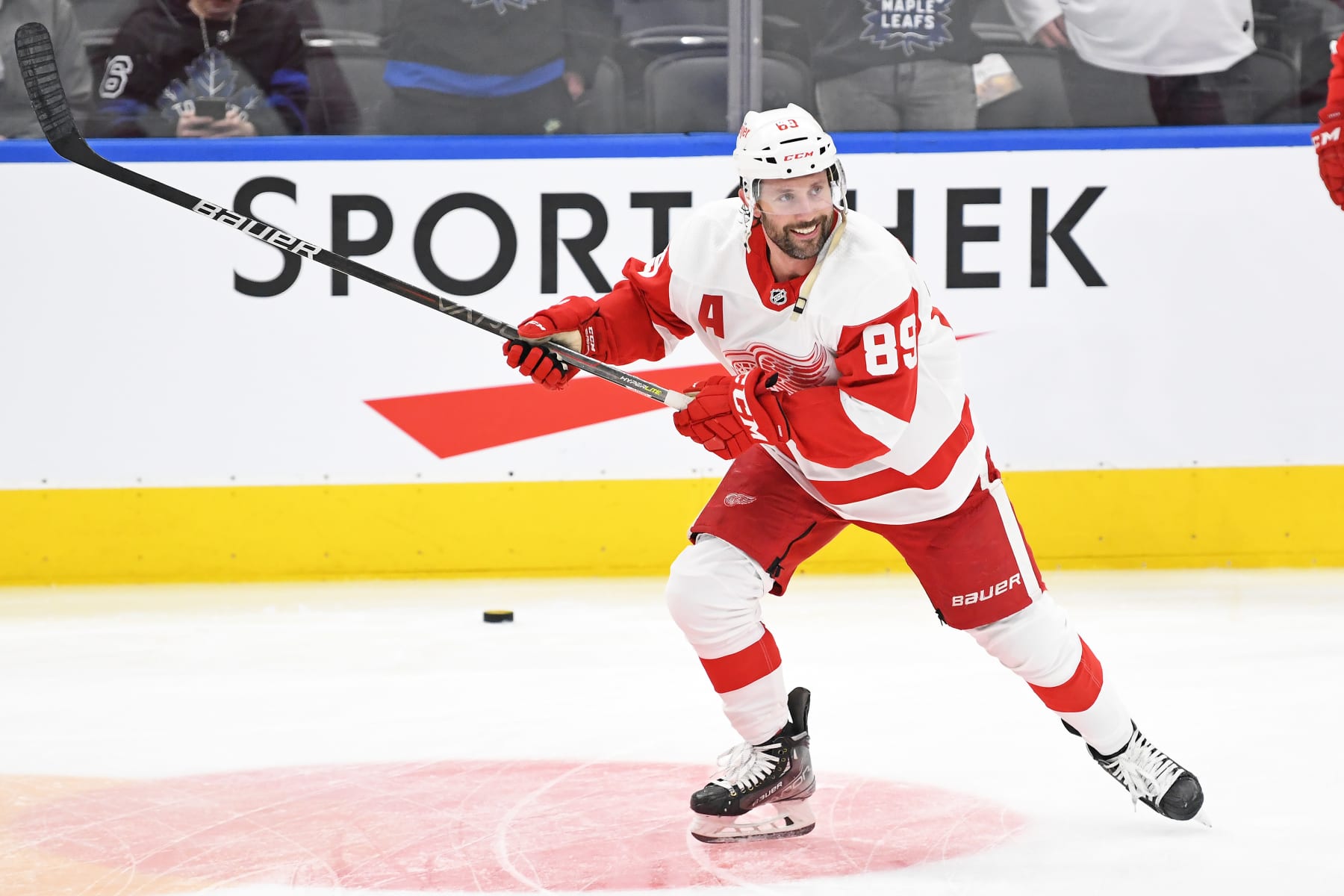 TORONTO, ON - APRIL 26: Detroit Red Wings Winger Sam Gagner (89) in warmups prior to the regular season NHL game between the Detroit Red Wings and Toronto Maple Leafs on April 26, 2022 at Scotiabank Arena in Toronto, ON.(Photo by Gerry Angus/Icon Sportswire via Getty Images) TORONTO, ON - APRIL 26: Detroit Red Wings Winger Sam Gagner (89) in warmups prior to the regular season NHL game between the Detroit Red Wings and Toronto Maple Leafs on April 26, 2022 at Scotiabank Arena in Toronto, ON.(Photo by Gerry Angus/Icon Sportswire via Getty Images)