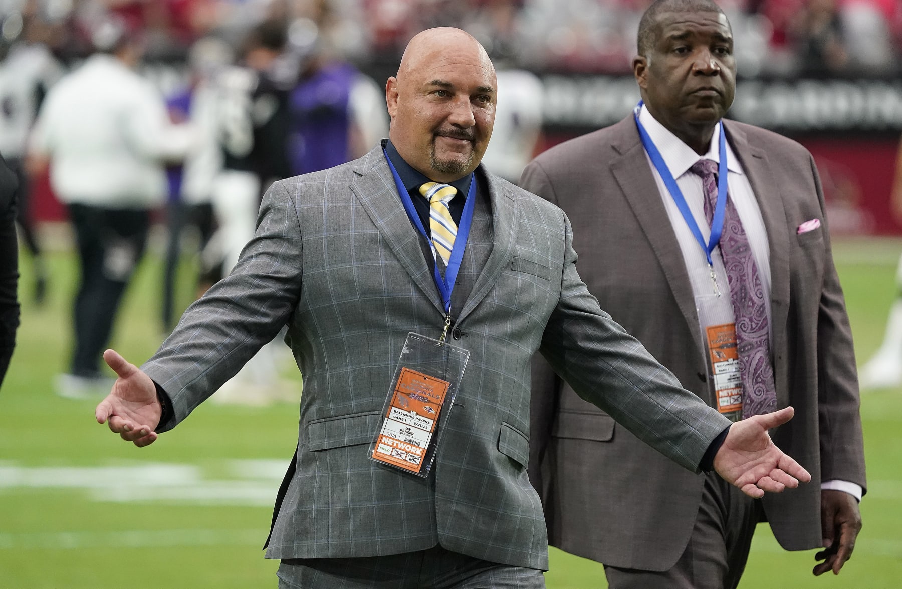Fox Sports NFL Insider Jay Glazer prior to an NFL preseason football game between the Baltimore Ravens and the Arizona Cardinals, Sunday, Aug. 21, 2022, in Glendale, Ariz. (AP Photo/Darryl Webb)