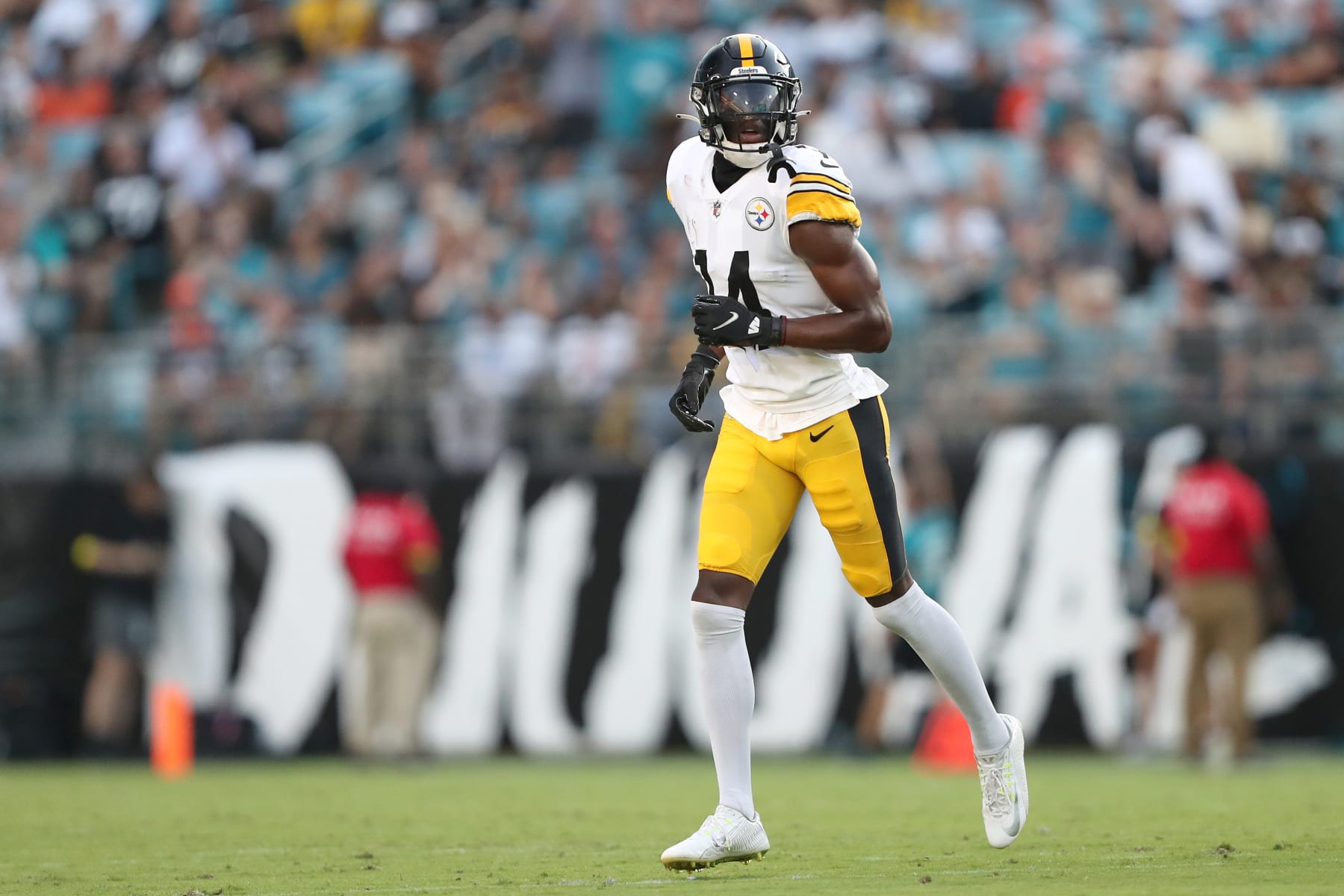JACKSONVILLE, FLORIDA - AUGUST 20: George Pickens #14 of the Pittsburgh Steelers in action during the first half of a preseason game against the Jacksonville Jaguars at TIAA Bank Field on August 20, 2022 in Jacksonville, Florida. (Photo by Courtney Culbreath/Getty Images)