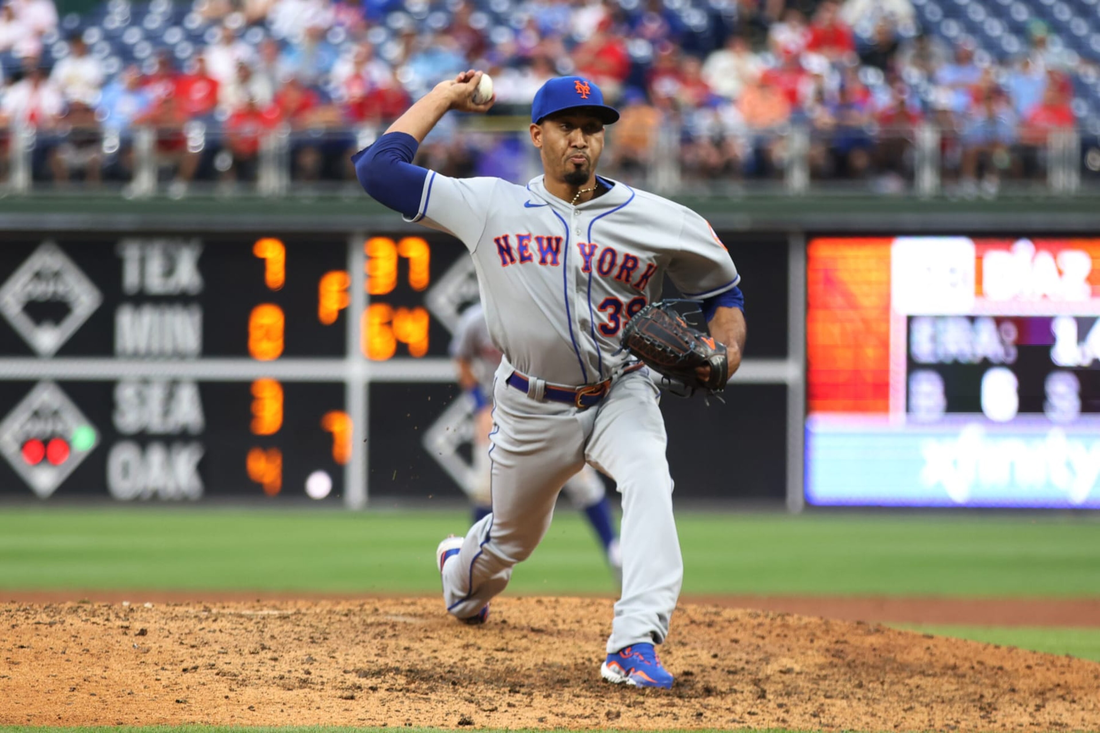 PHILADELPHIA, PA - AUGUST 21: Edwin Díaz #39 of the New York Mets pitches in ninth inning during the game between the New York Mets and the Philadelphia Phillies at Citizens Bank Park on Sunday, August 21, 2022 in Philadelphia, Pennsylvania. (Photo by Rob Tringali/MLB Photos via Getty Images) PHILADELPHIA, PA - AUGUST 21: Edwin Díaz #39 of the New York Mets pitches in ninth inning during the game between the New York Mets and the Philadelphia Phillies at Citizens Bank Park on Sunday, August 21, 2022 in Philadelphia, Pennsylvania. (Photo by Rob Tringali/MLB Photos via Getty Images)