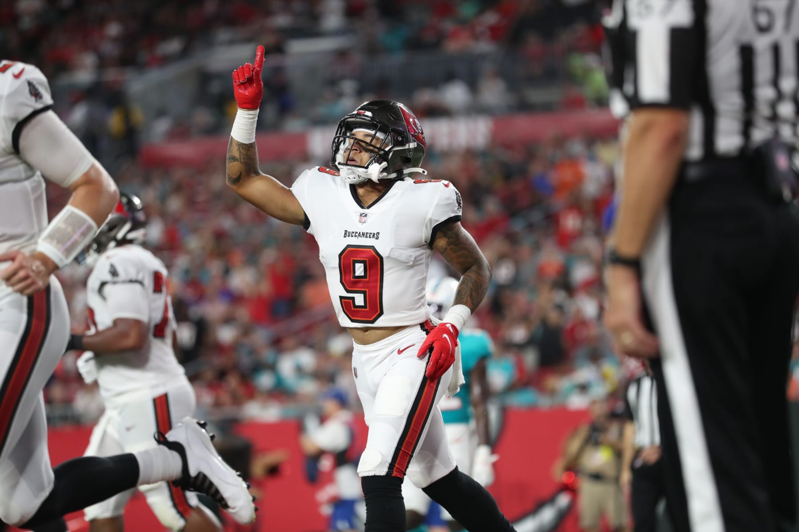 TAMPA, FL - AUGUST 13: Tampa Bay Buccaneers wide receiver Jerreth Sterns (9) points skywards in thanks after scoring a touchdown during the preseason game between the Miami Dolphins and the Tampa Bay Buccaneers on August 13, 2022 at Raymond James Stadium in Tampa, Florida. (Photo by Cliff Welch/Icon Sportswire via Getty Images)