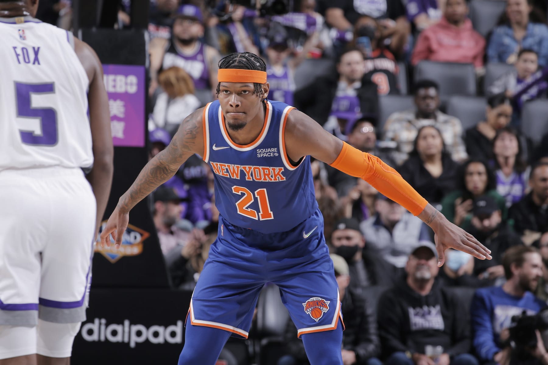 SACRAMENTO, CA - MARCH 7: Cam Reddish #21 of the New York Knicks defends against theSacramento Kings on March 7, 2022 at Golden 1 Center in Sacramento, California. NOTE TO USER: User expressly acknowledges and agrees that, by downloading and or using this photograph, User is consenting to the terms and conditions of the Getty Images Agreement. Mandatory Copyright Notice: Copyright 2022 NBAE (Photo by Rocky Widner/NBAE via Getty Images)