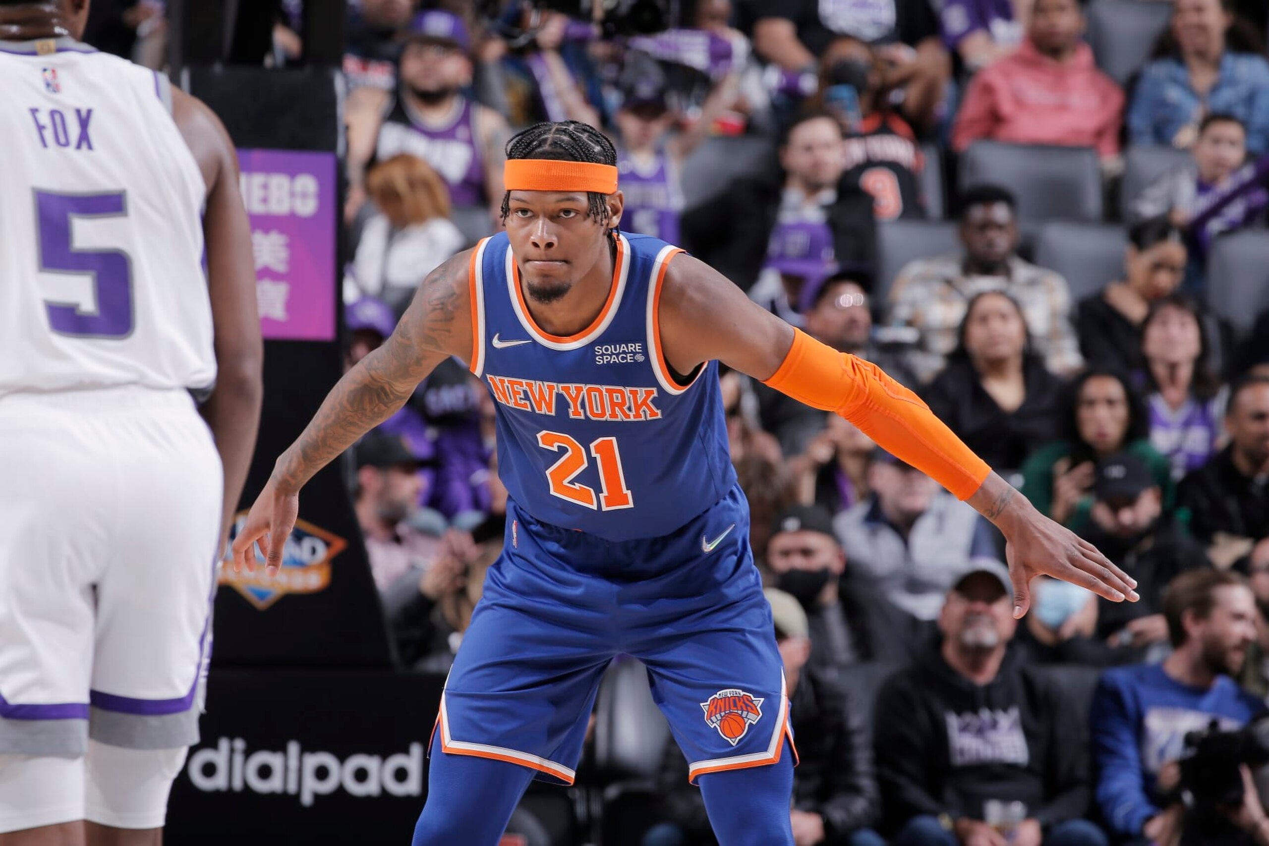 SACRAMENTO, CA - MARCH 7: Cam Reddish #21 of the New York Knicks defends against theSacramento Kings on March 7, 2022 at Golden 1 Center in Sacramento, California. NOTE TO USER: User expressly acknowledges and agrees that, by downloading and or using this photograph, User is consenting to the terms and conditions of the Getty Images Agreement. Mandatory Copyright Notice: Copyright 2022 NBAE (Photo by Rocky Widner/NBAE via Getty Images)