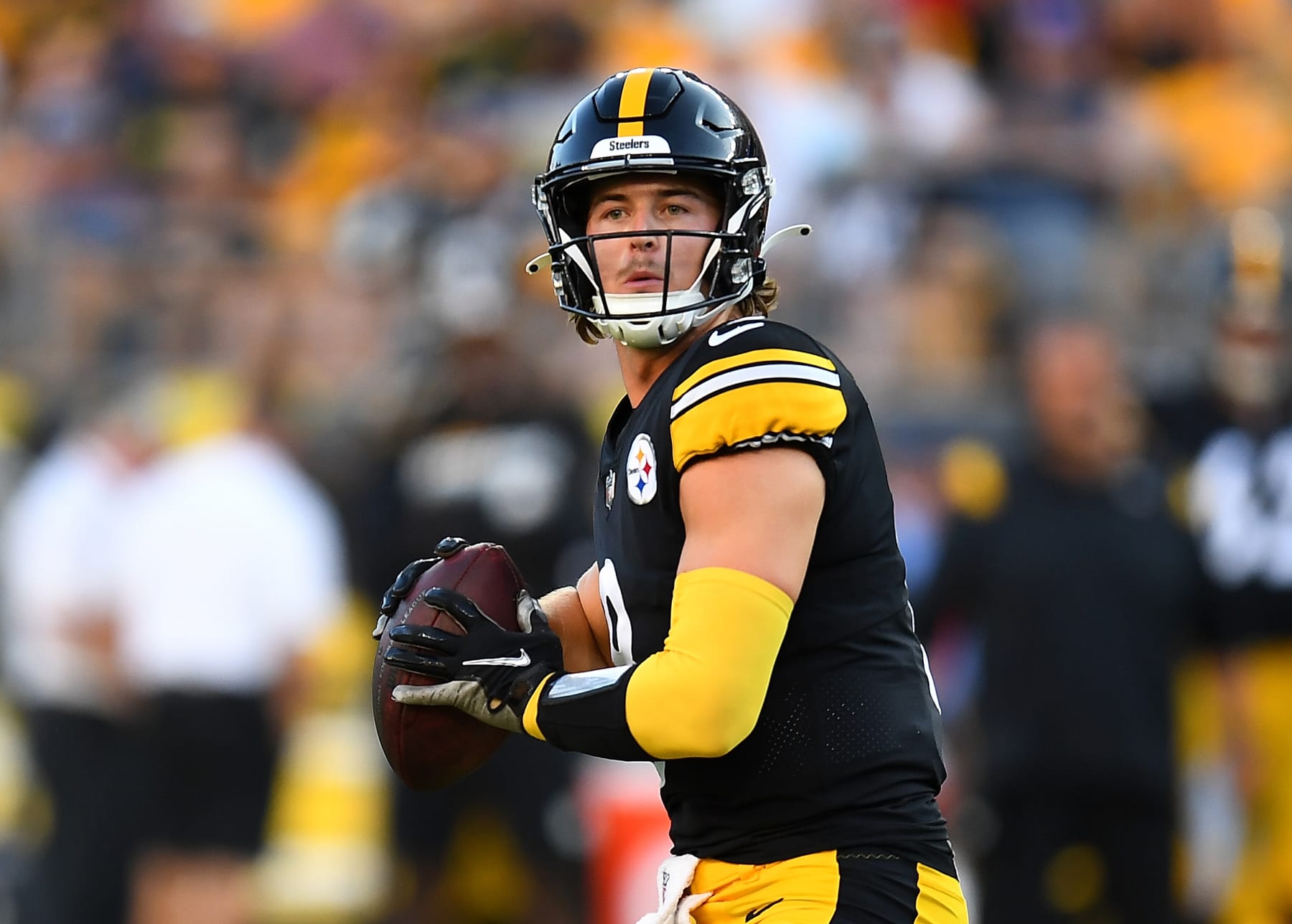 PITTSBURGH, PA - AUGUST 28:  Kenny Pickett #8 of the Pittsburgh Steelers in action during the game against the Detroit Lions at Acrisure Stadium on August 28, 2022 in Pittsburgh, Pennsylvania. (Photo by Joe Sargent/Getty Images)