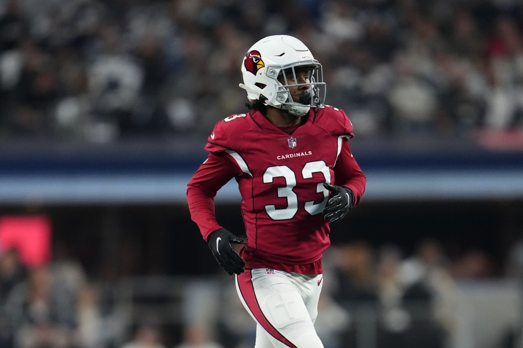 ARLINGTON, TEXAS - JANUARY 02: Antonio Hamilton #33 of the Arizona Cardinals defends against the Dallas Cowboys during an NFL game at AT&T Stadium on January 02, 2022 in Arlington, Texas. (Photo by Cooper Neill/Getty Images)