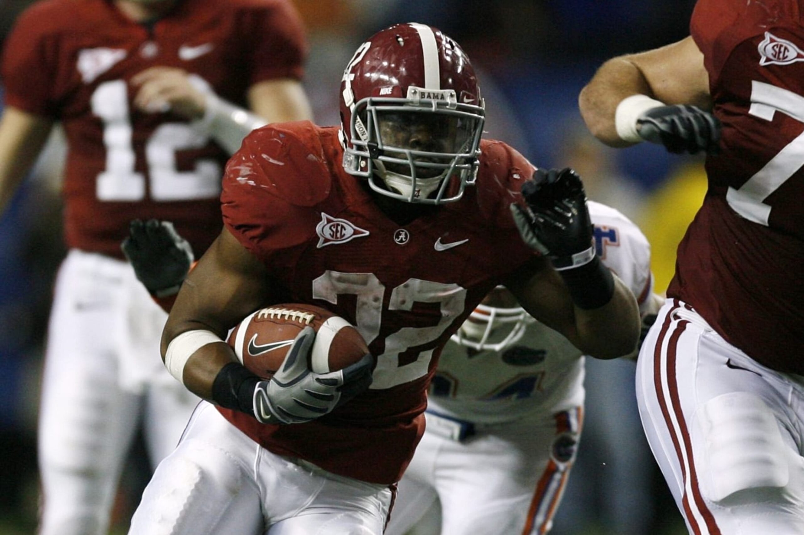 ATLANTA - DECEMBER 5:  Mark Ingram #22 of the Alabama Crimson Tide runs the ball in the second half against the Florida Gators during the SEC Championship game at Georgia Dome on December 5, 2009 in Atlanta, Georgia.  (Photo by Kevin C. Cox/Getty Images)