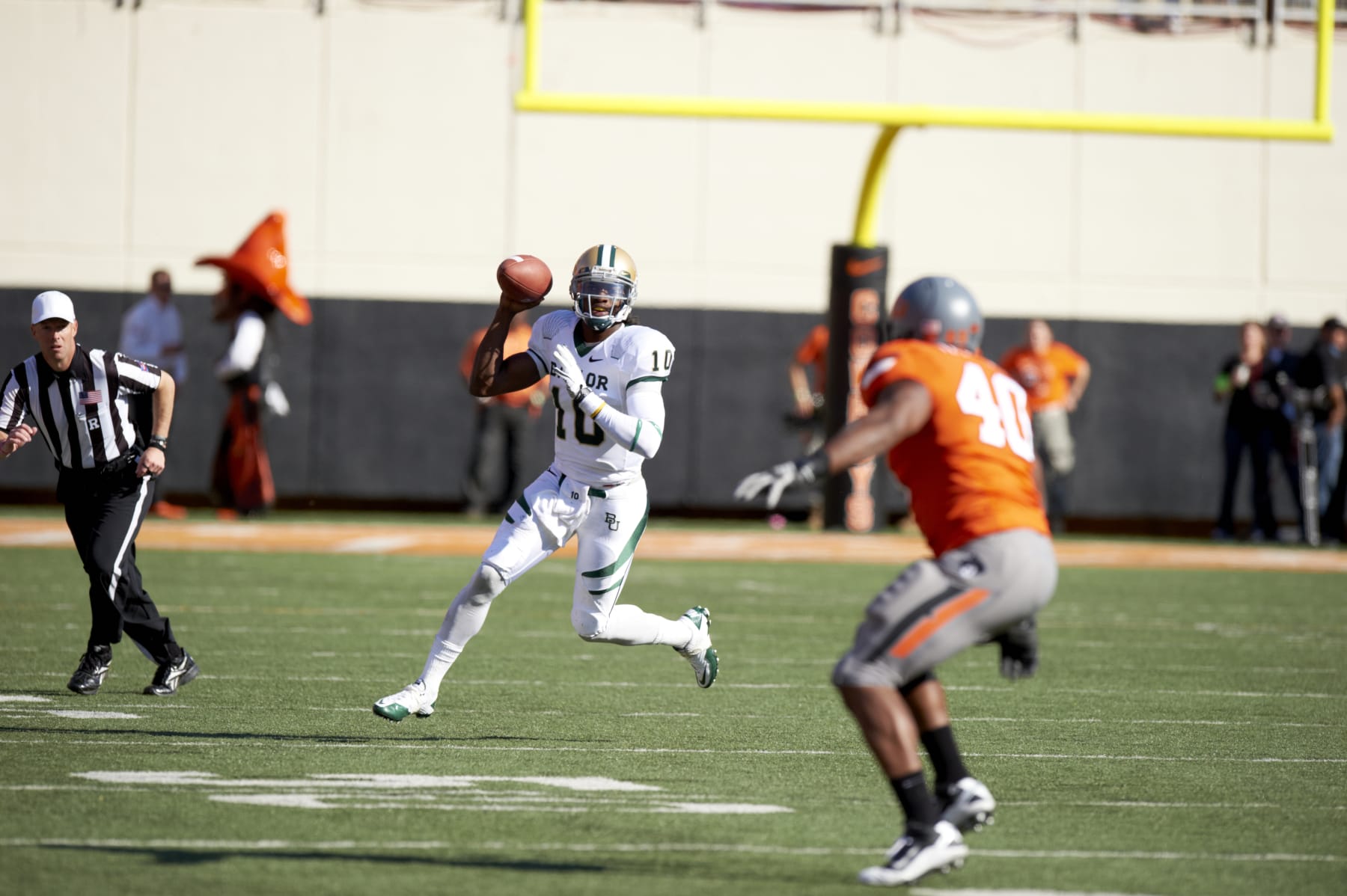 College Football: Baylor QB Robert Griffin III (10) in action vs Oklahoma State at Boone Pickens Stadium.
Stillwater, OK 10/29/2011
CREDIT: Greg Nelson (Photo by Greg Nelson /Sports Illustrated via Getty Images)
(Set Number: X86573 TK1 R1 F351 )