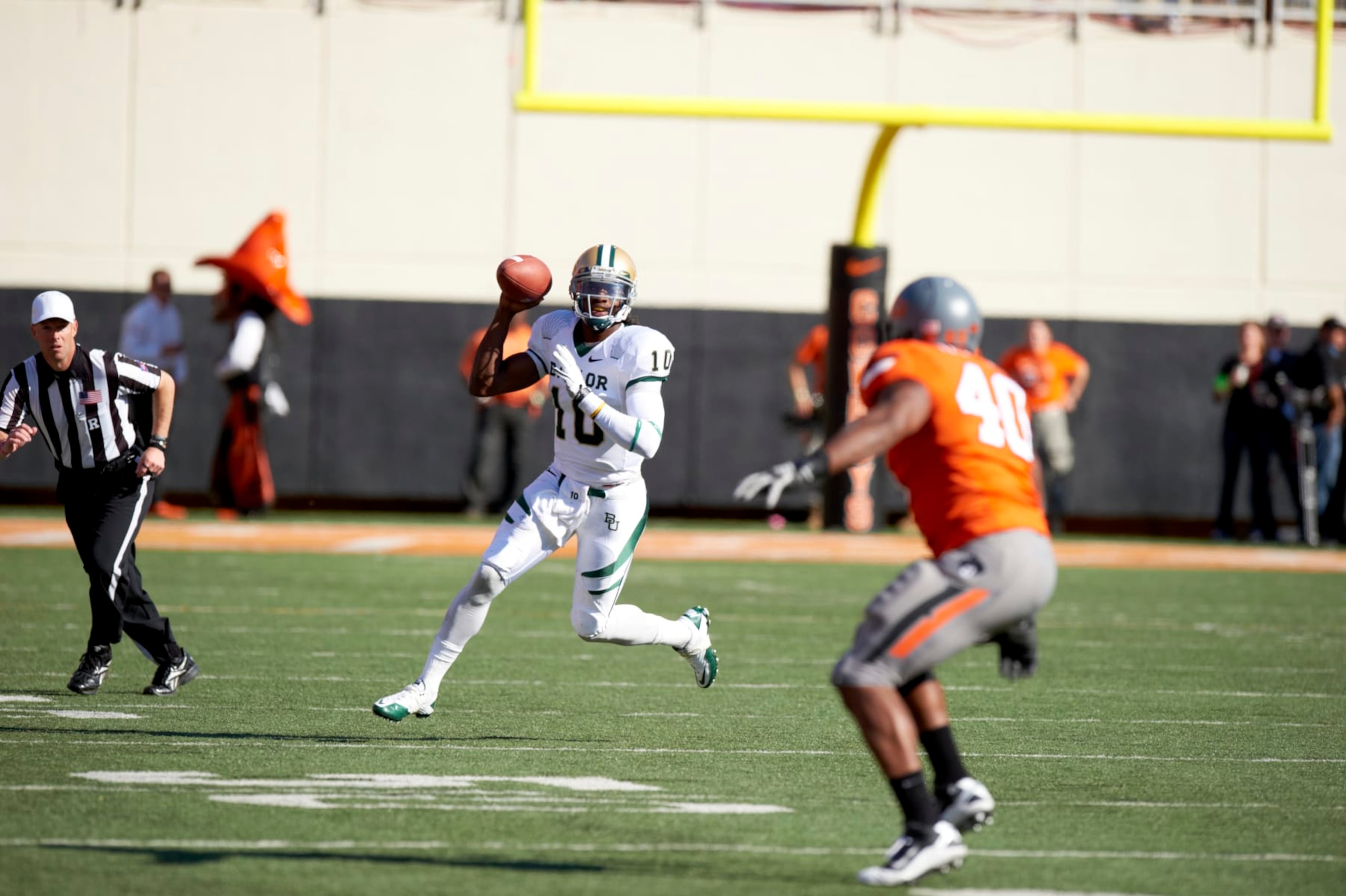 College Football: Baylor QB Robert Griffin III (10) in action vs Oklahoma State at Boone Pickens Stadium.
Stillwater, OK 10/29/2011
CREDIT: Greg Nelson (Photo by Greg Nelson /Sports Illustrated via Getty Images)
(Set Number: X86573 TK1 R1 F351 )