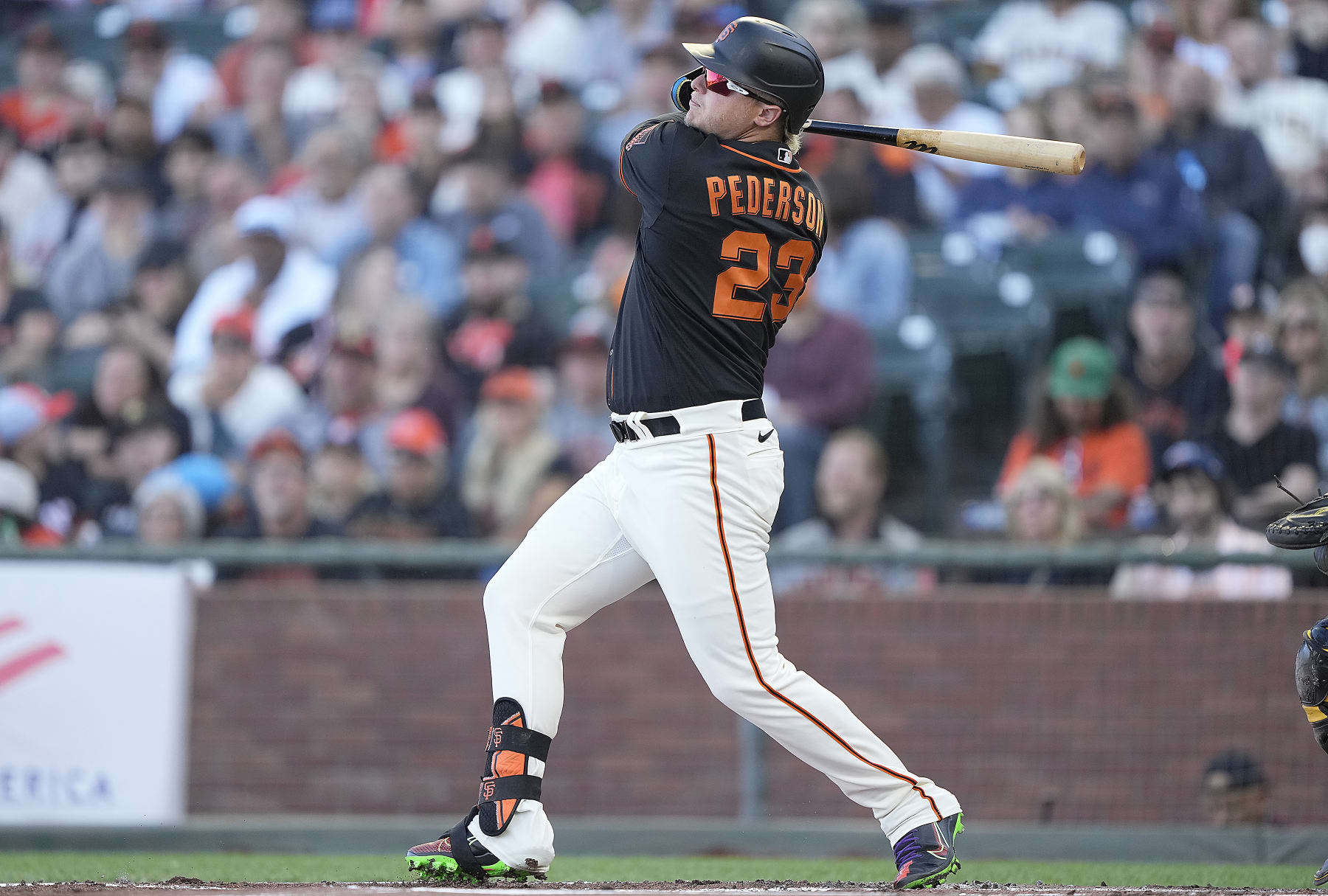 SAN FRANCISCO, CALIFORNIA - AUGUST 13: Joc Pederson #23 of the San Francisco Giants hits an rbi double scoring LaMonte Wade Jr. #31 against the Pittsburgh Pirates in the bottom of the first inning at Oracle Park on August 13, 2022 in San Francisco, California. (Photo by Thearon W. Henderson/Getty Images)