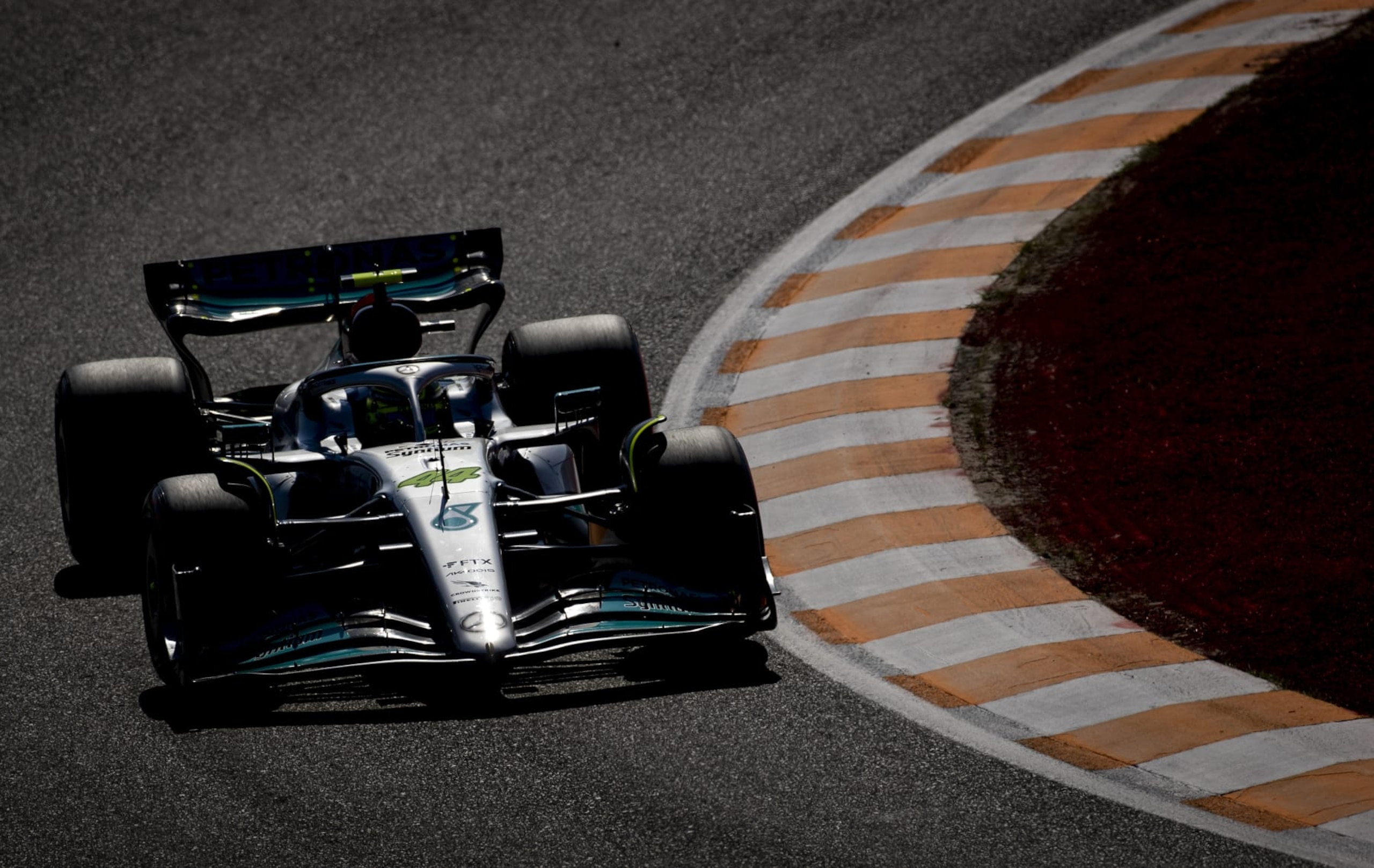 ZANDVOORT - Lewis Hamilton (44) with the Mercedes W13 during the 3rd free practice session ahead of the F1 Grand Prix of the Netherlands at Circuit van Zandvoort on September 3, 2022 in Zandvoort, Netherlands. KOEN VAN WEEL (Photo by ANP via Getty Images)